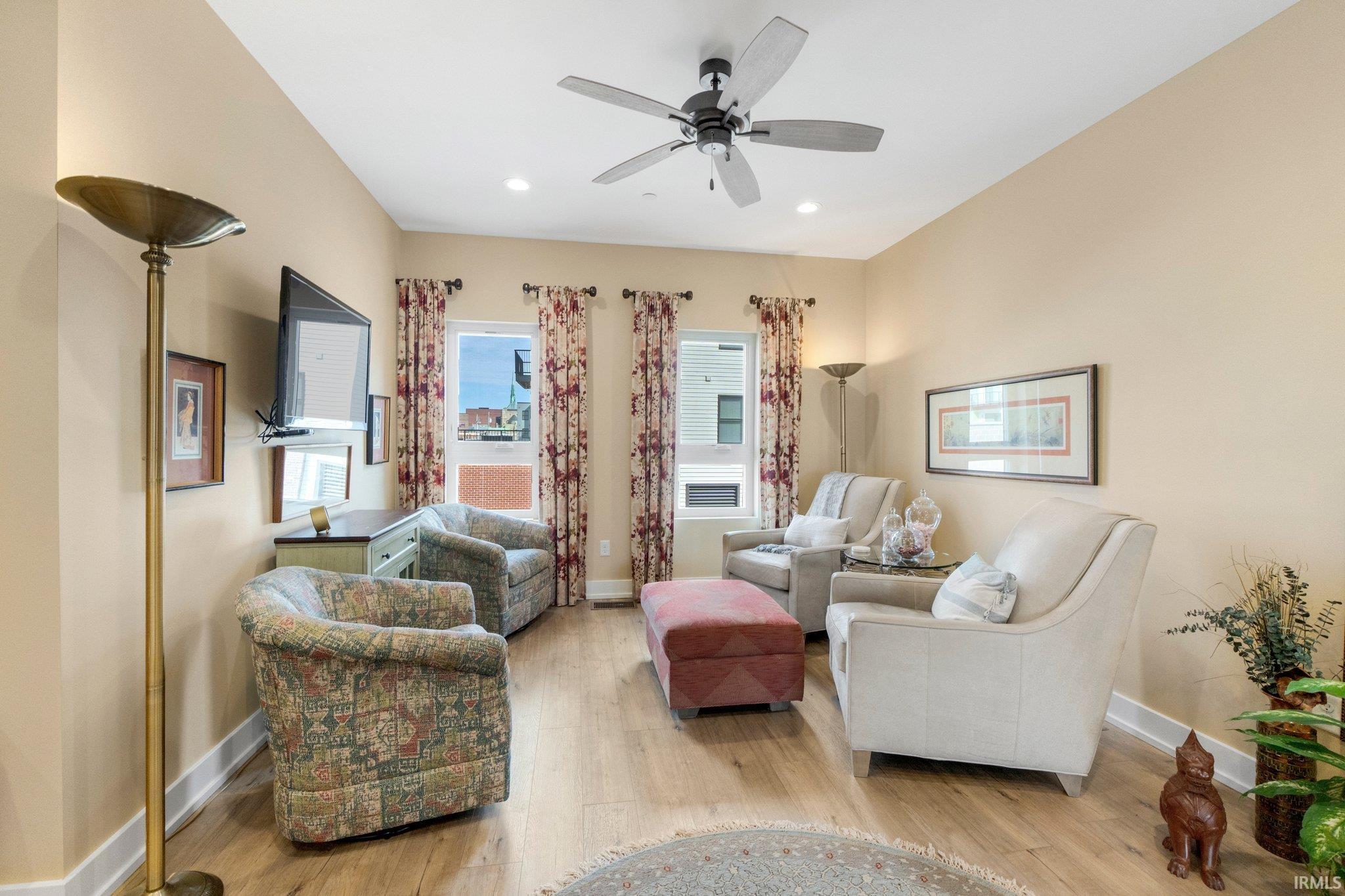 Photo 6 of 410 W Brackenridge Street