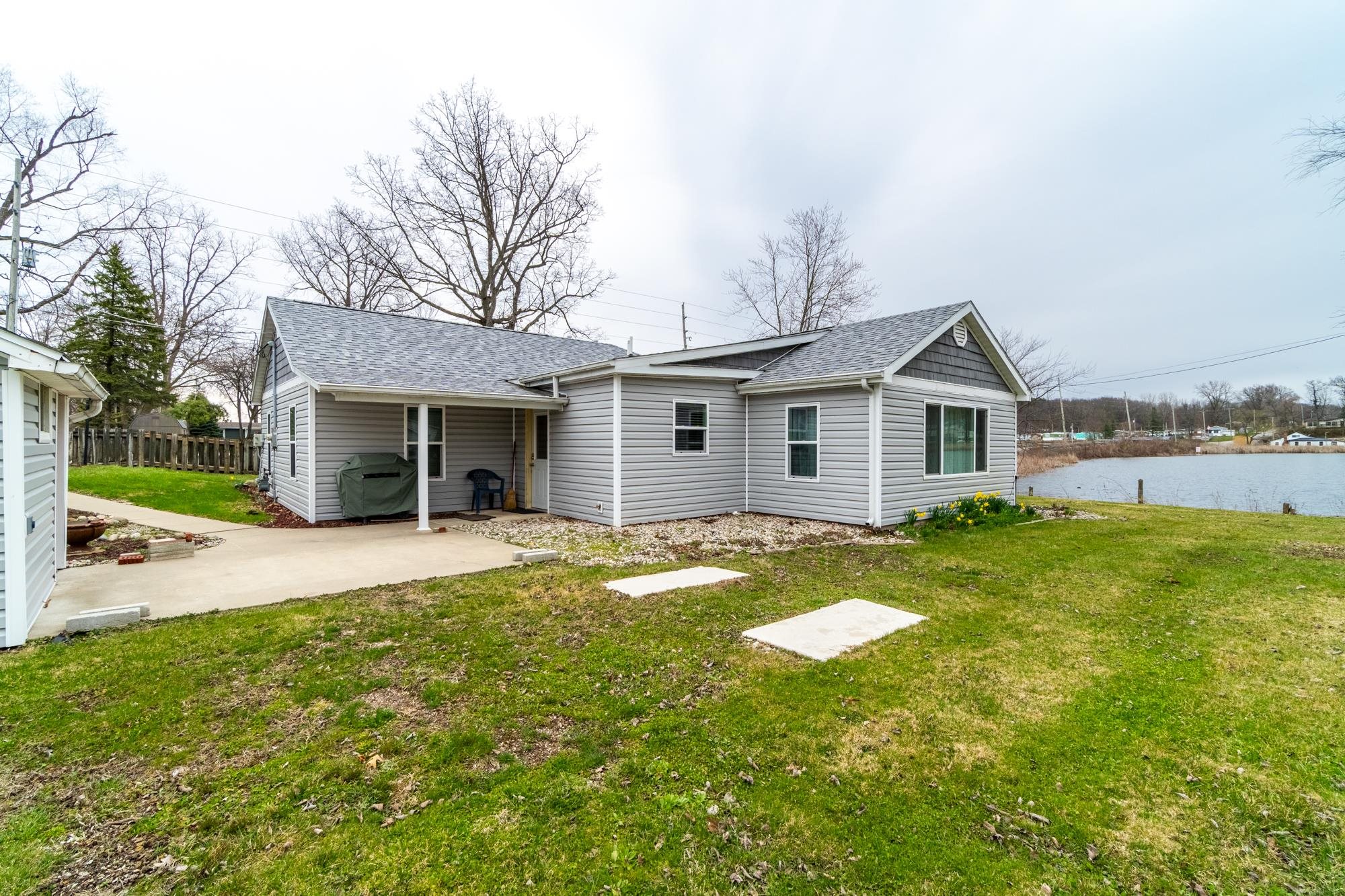 Photo 2 of 2255 N 400 W Crooked Lake