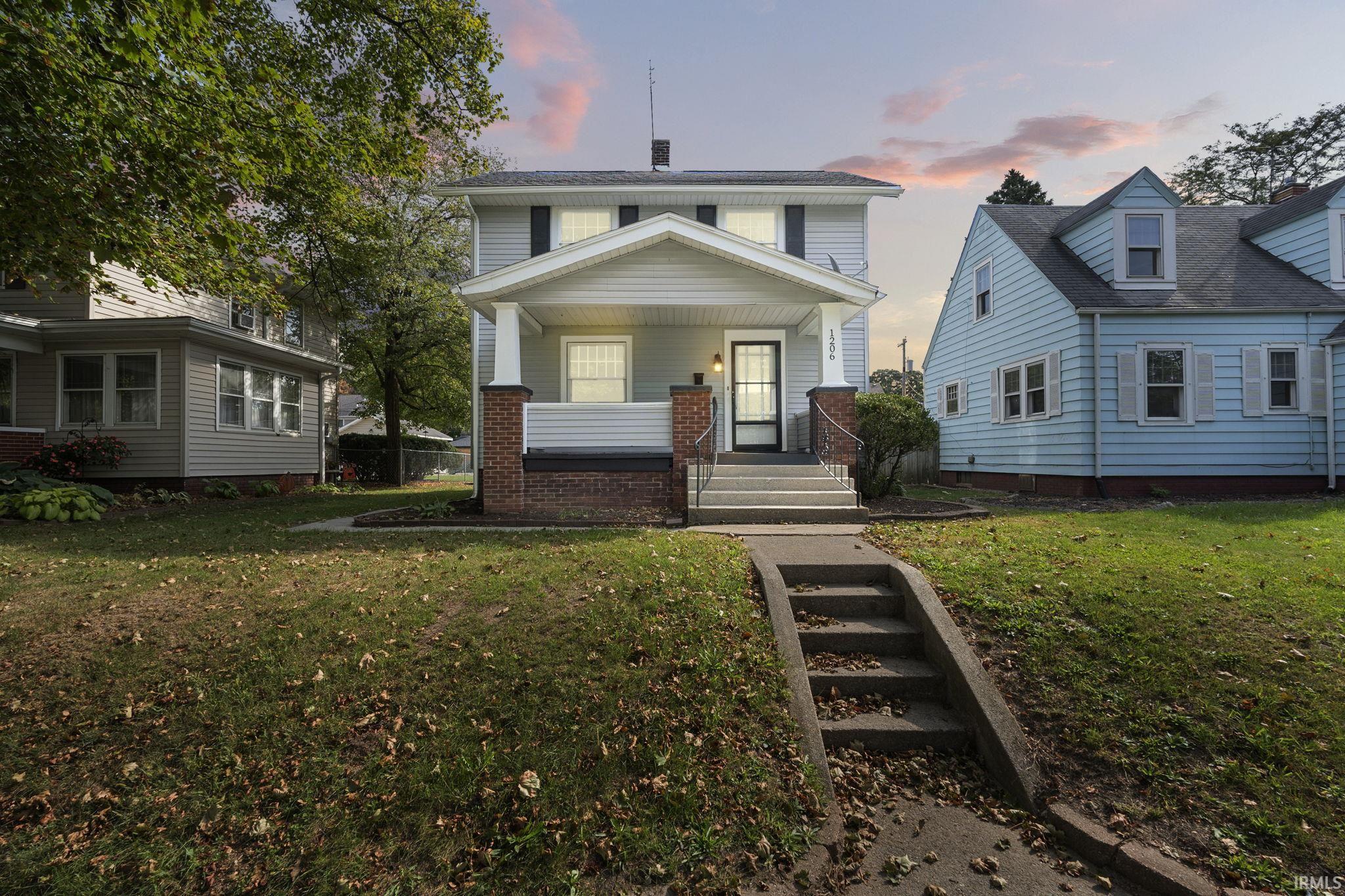 Photo 0 of 1206 N Anthony Boulevard