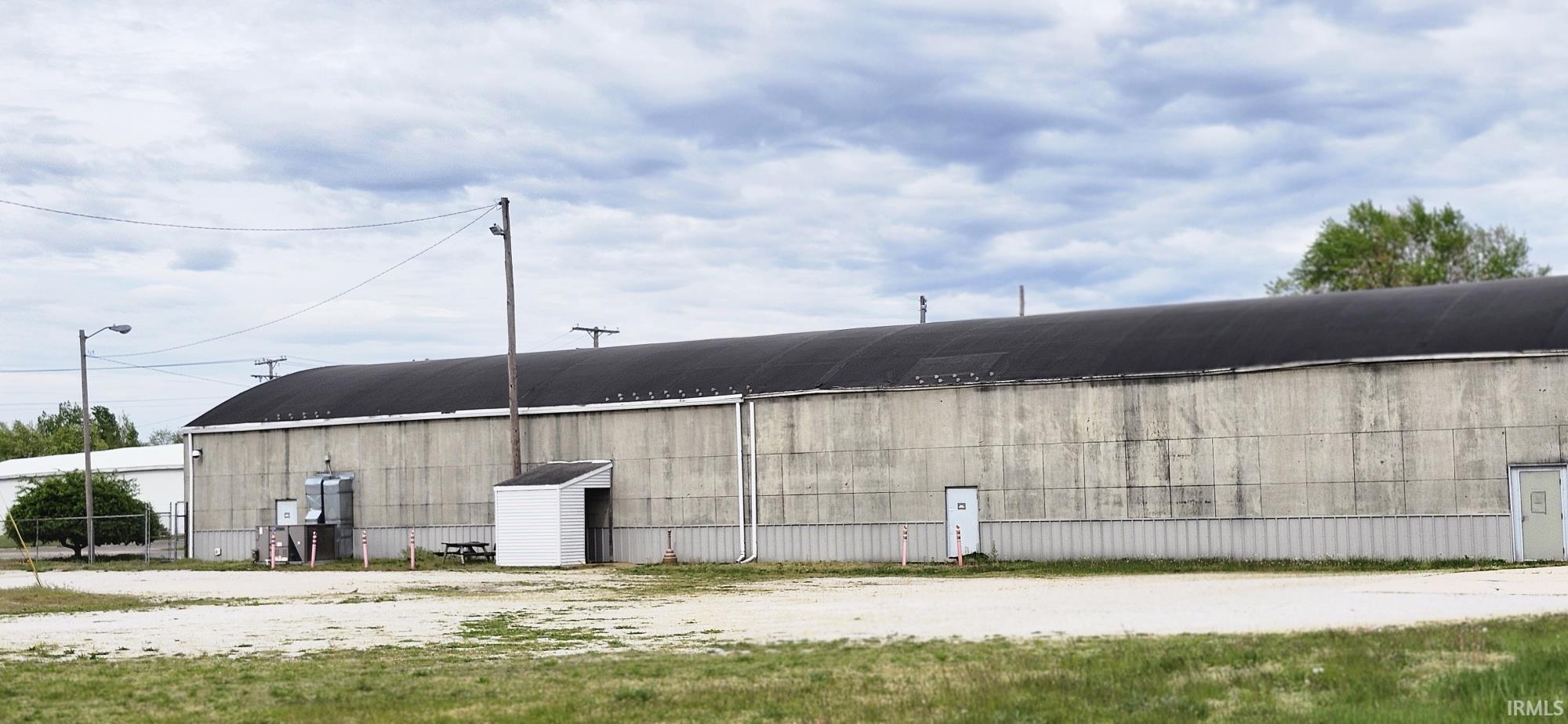 Photo 6 of 1627 W Lusher