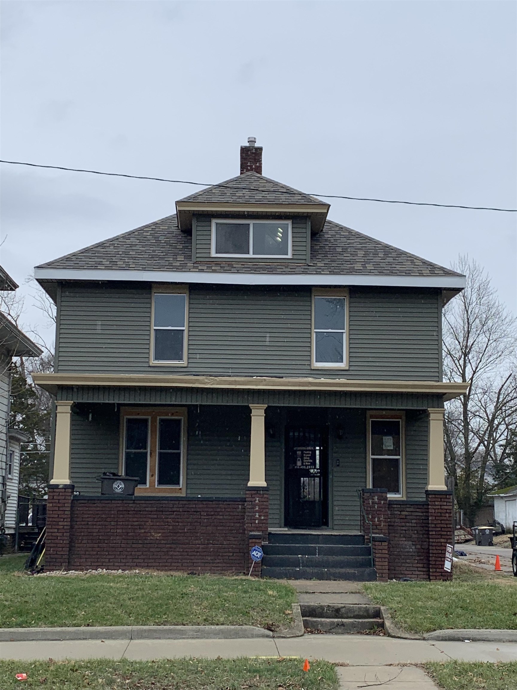 3011 S Hanna