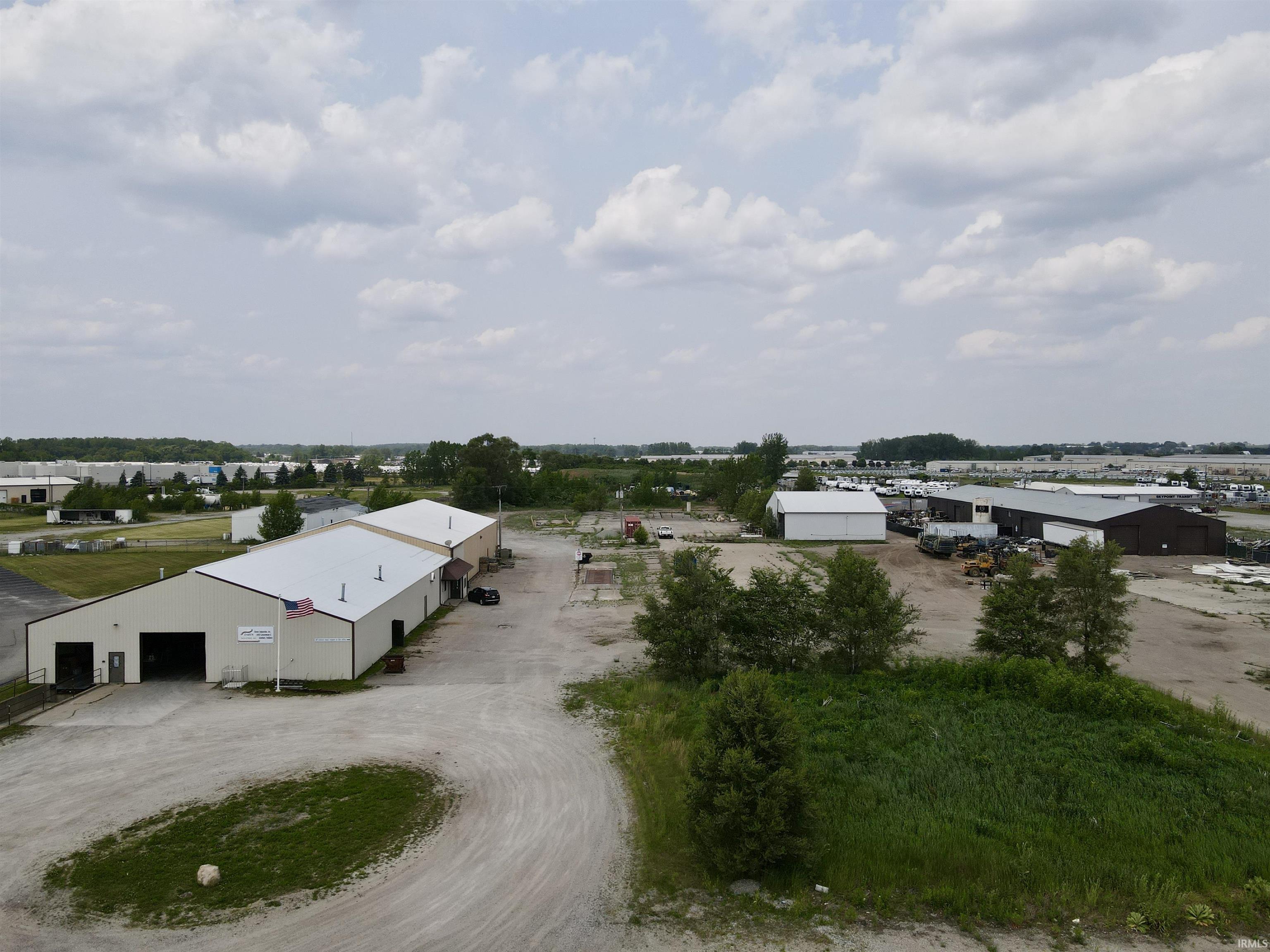 Photo 0 of 2452 Lincolnway E