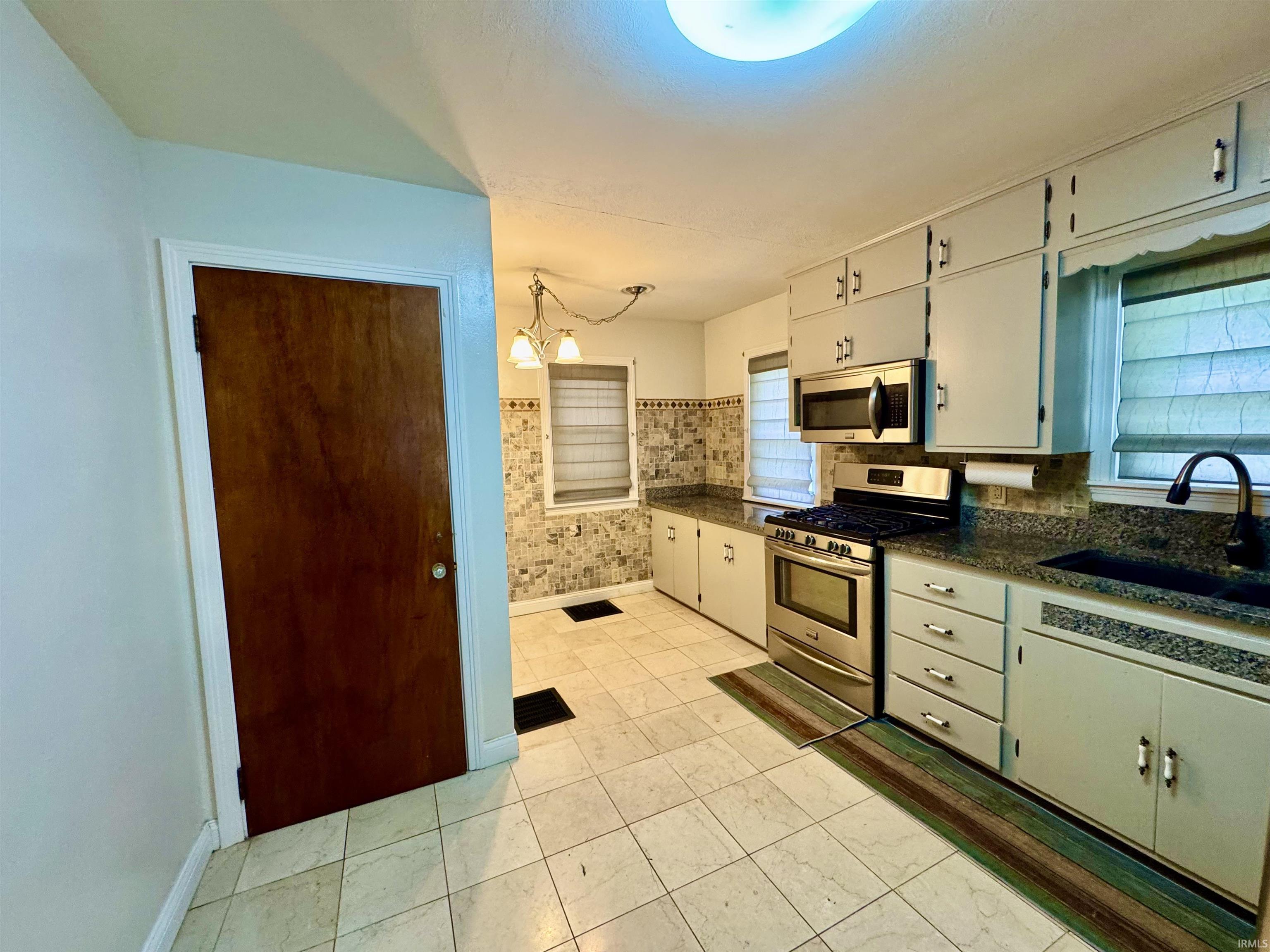 Photo 25 of 3401 Pleasant Plain Avenue