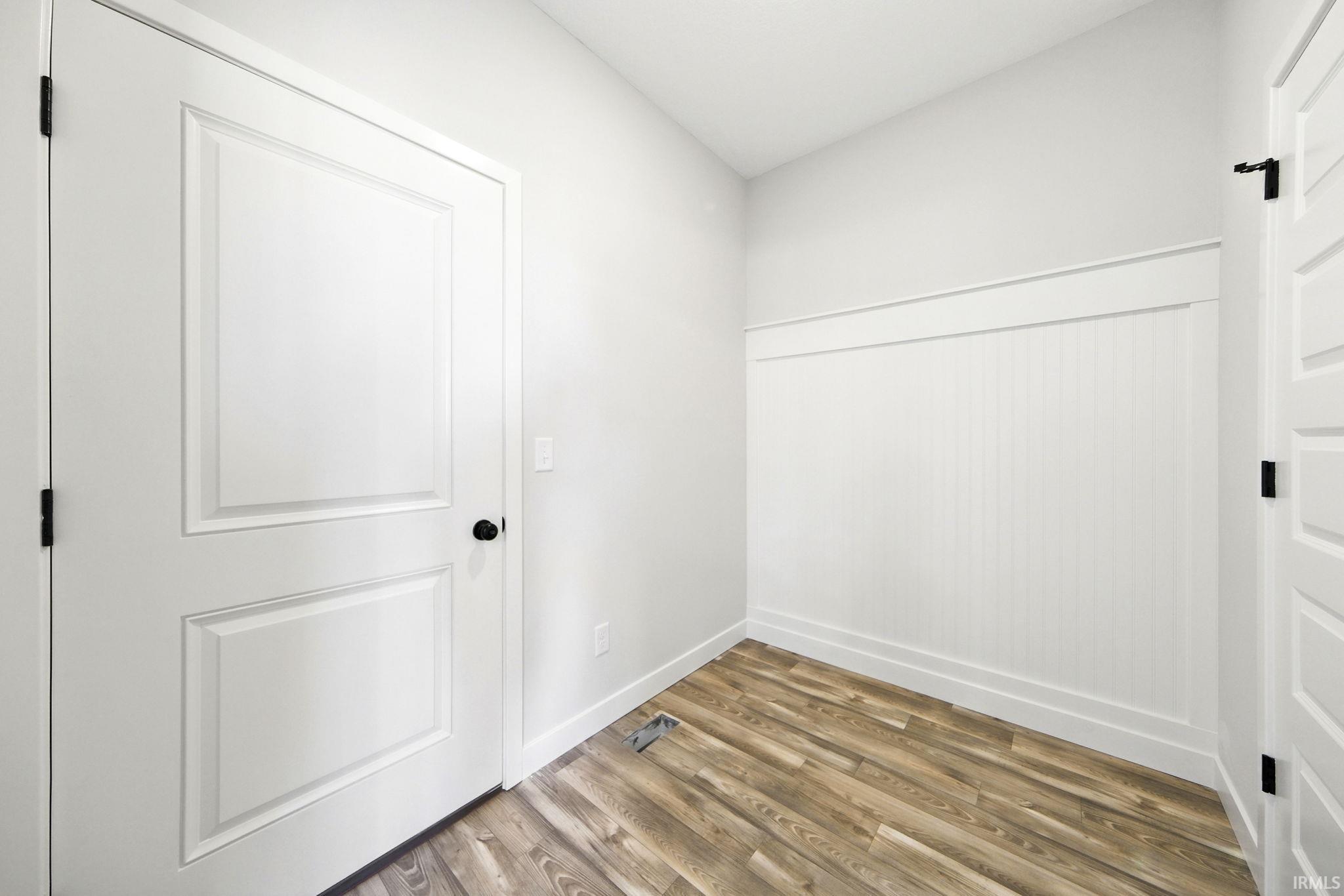 Photo 3 of 1552 Farm View Court