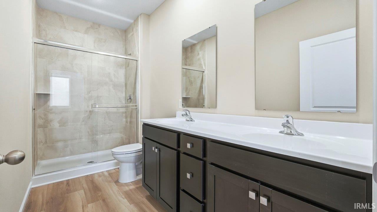 Photo 4 of 1217 Catesby Court