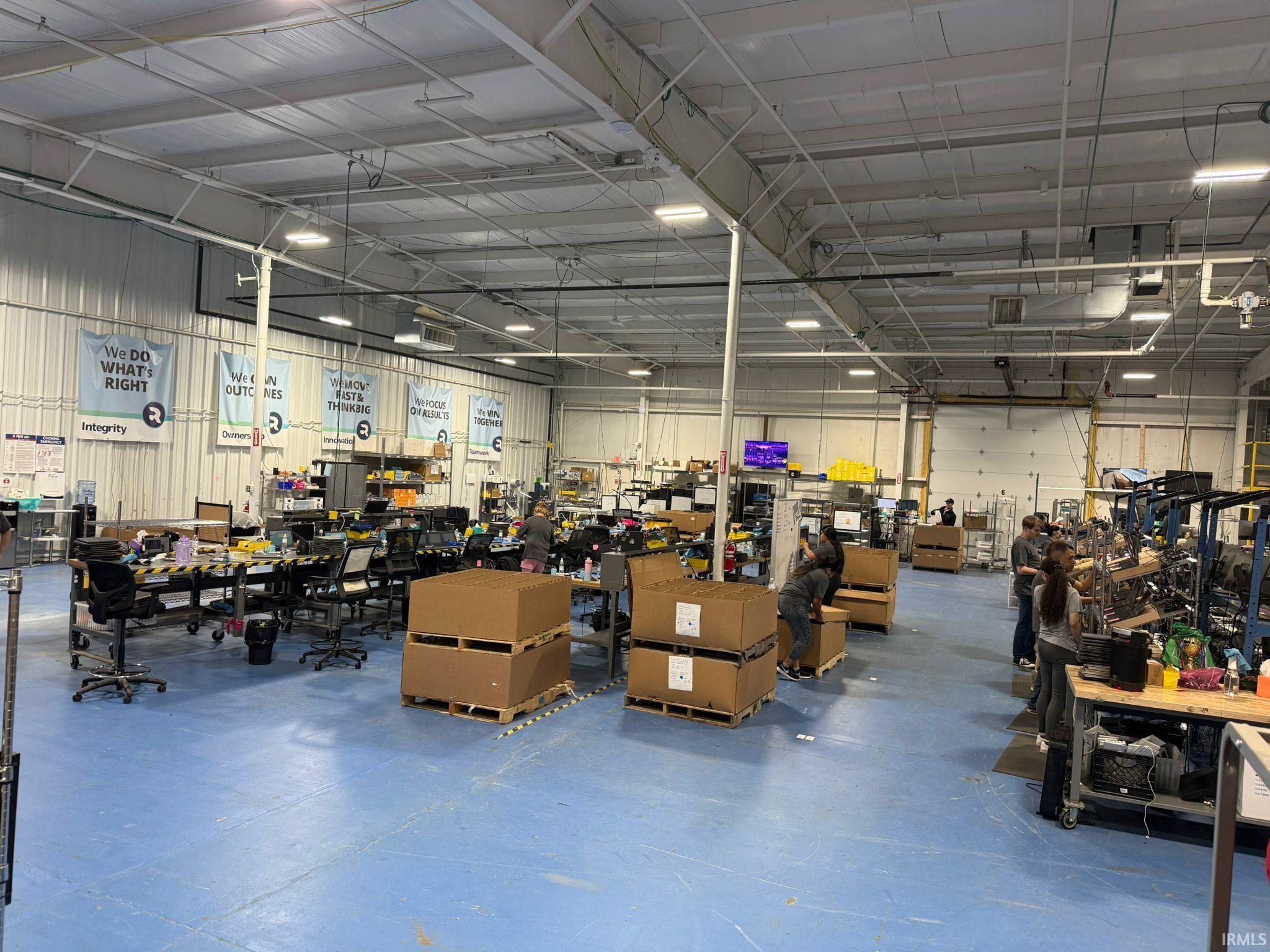 Photo 4 of 300 Industrial Dr. Streets