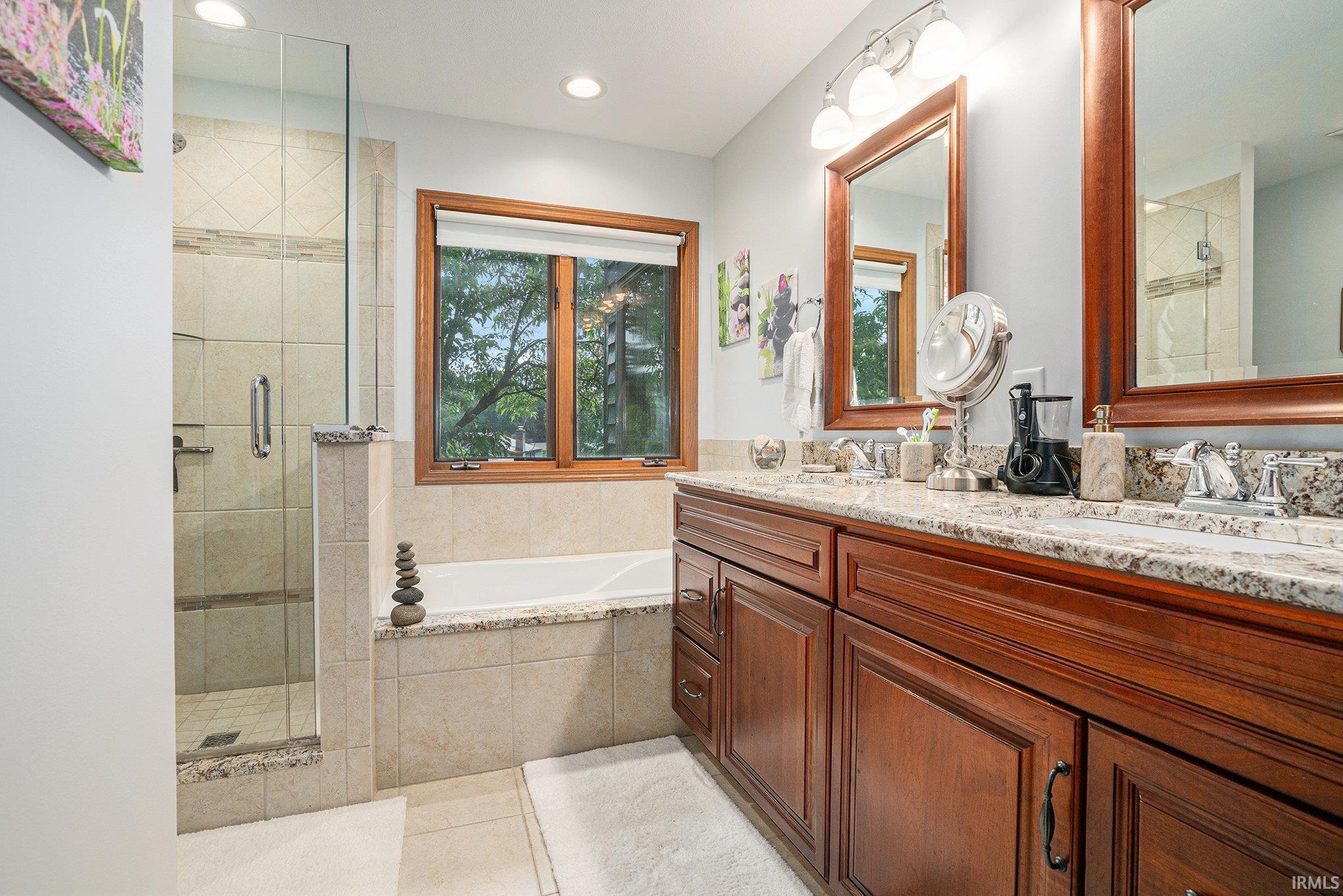 Walk In Tile Shower, Dbl Vanity