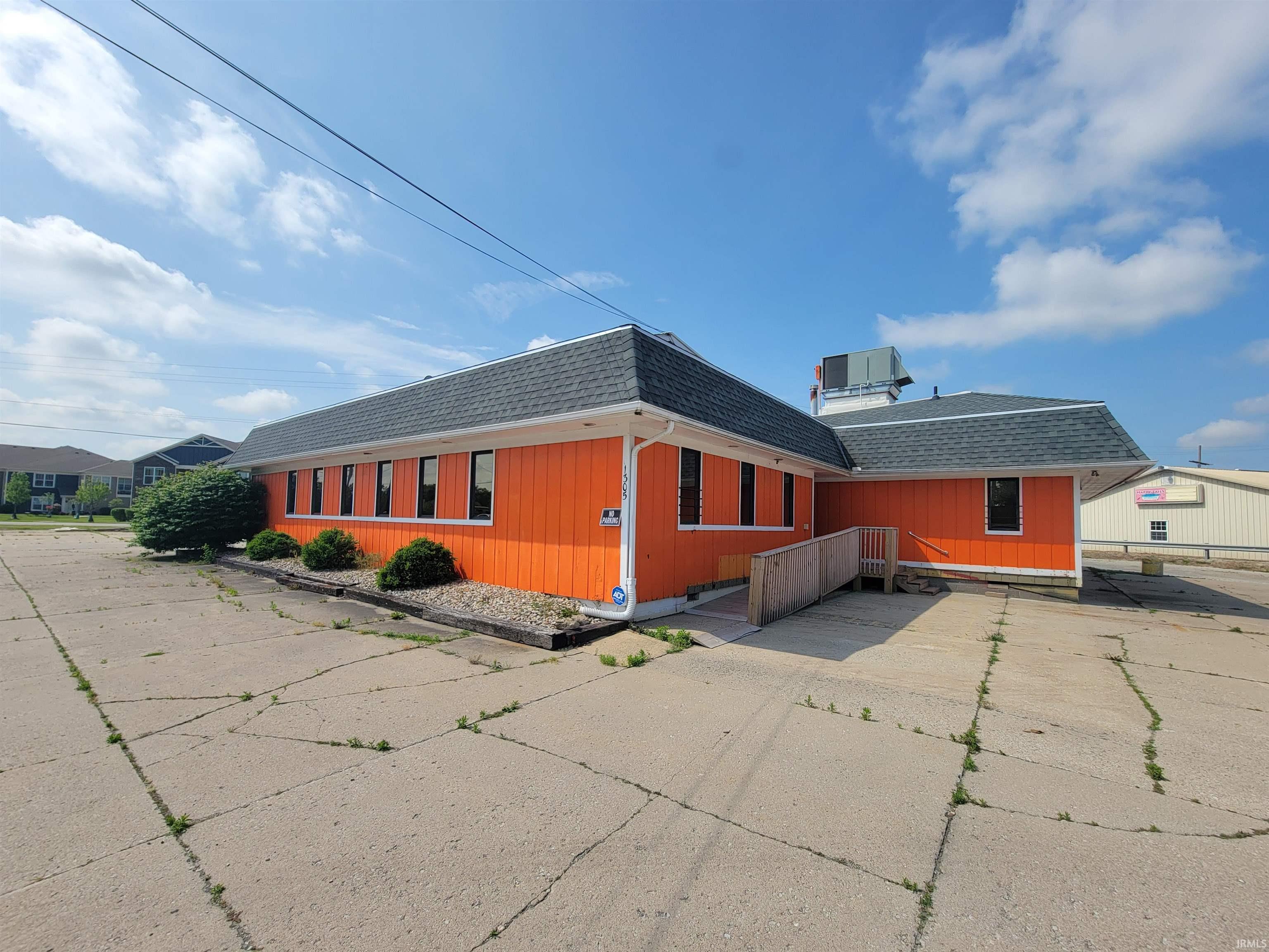 Photo 2 of 1303 & 1305 Lincolnway E