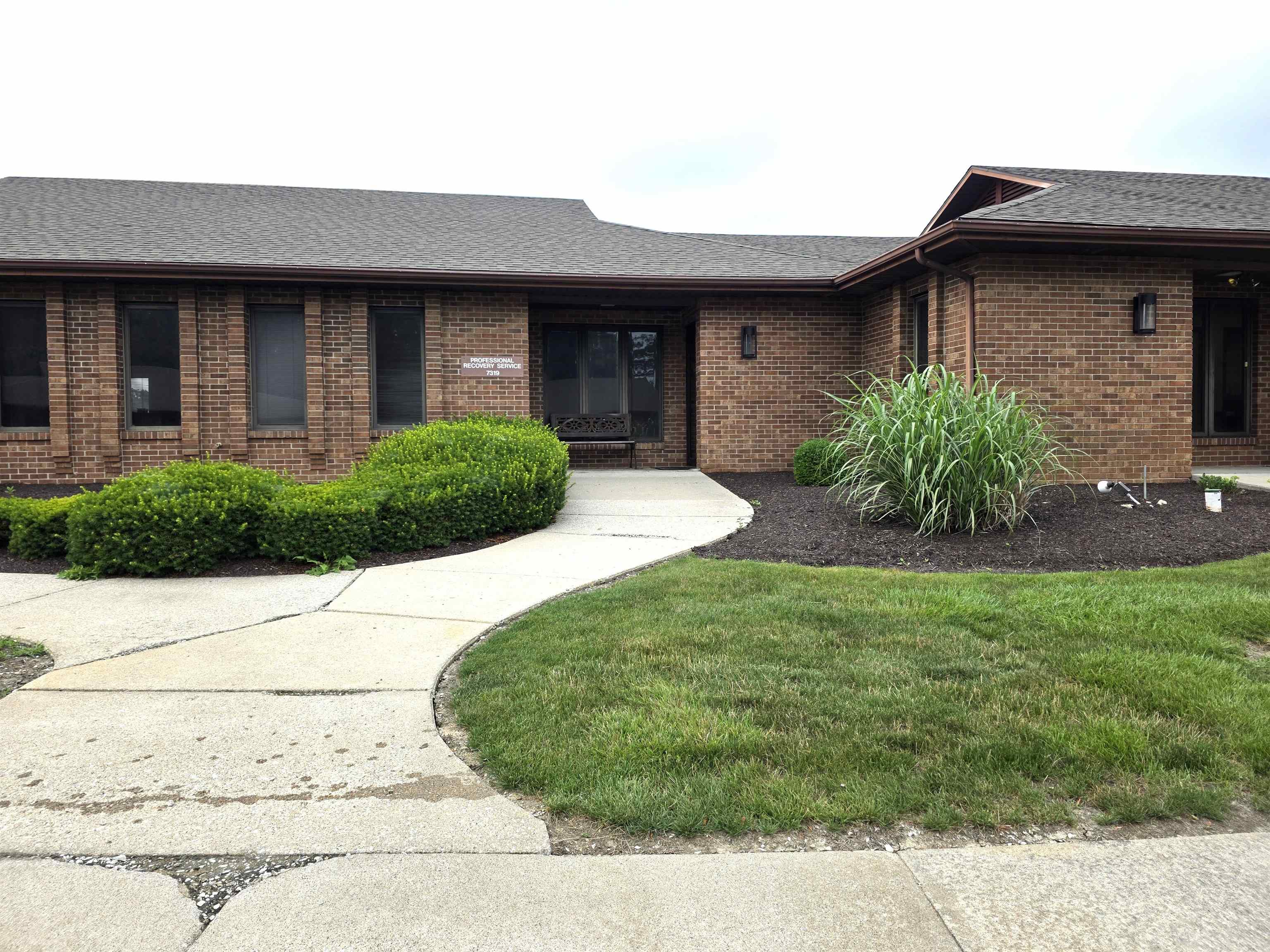 Photo 0 of 7319 W Jefferson Boulevard