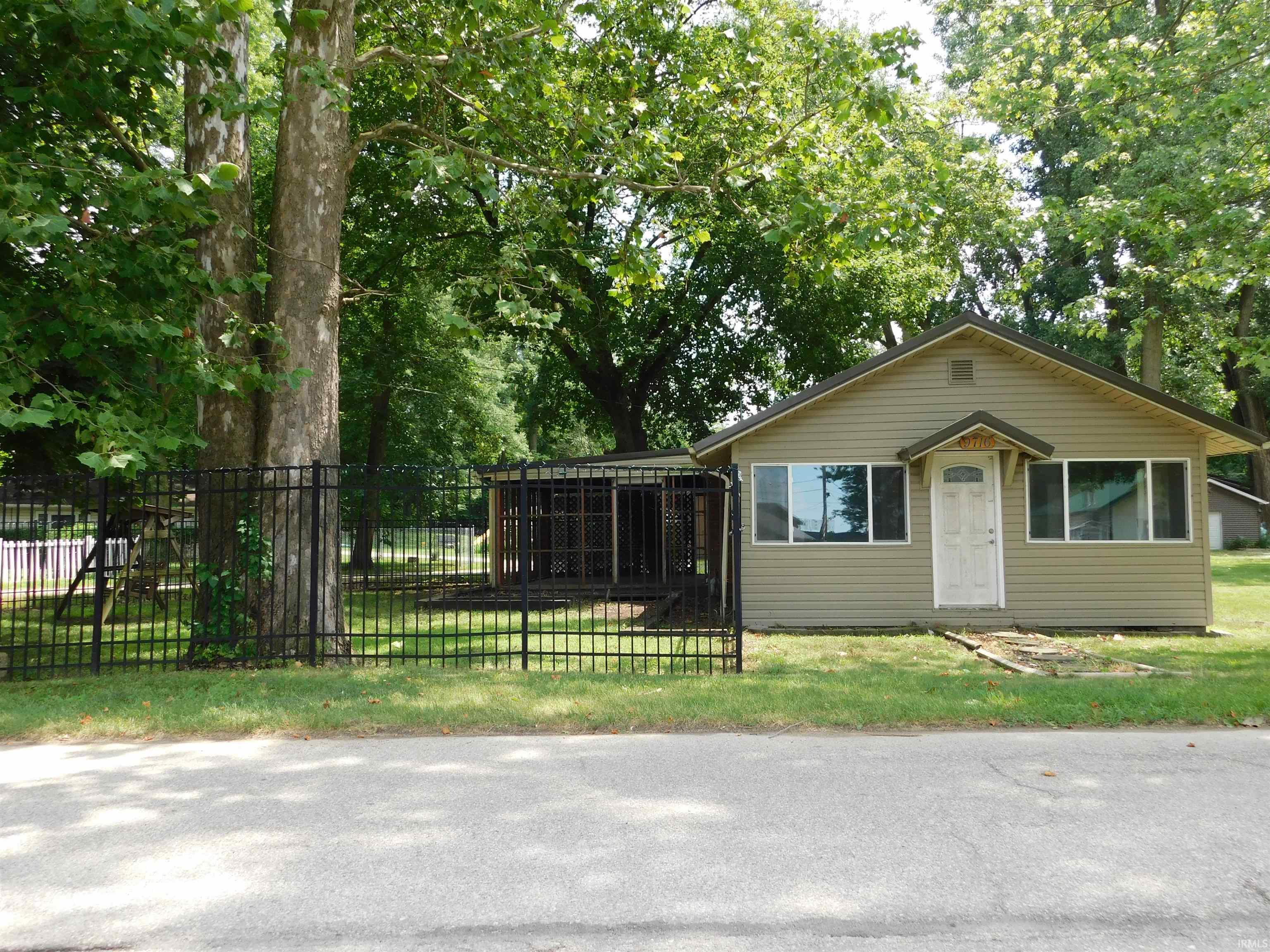 Photo 30 of 9716 S 750 W