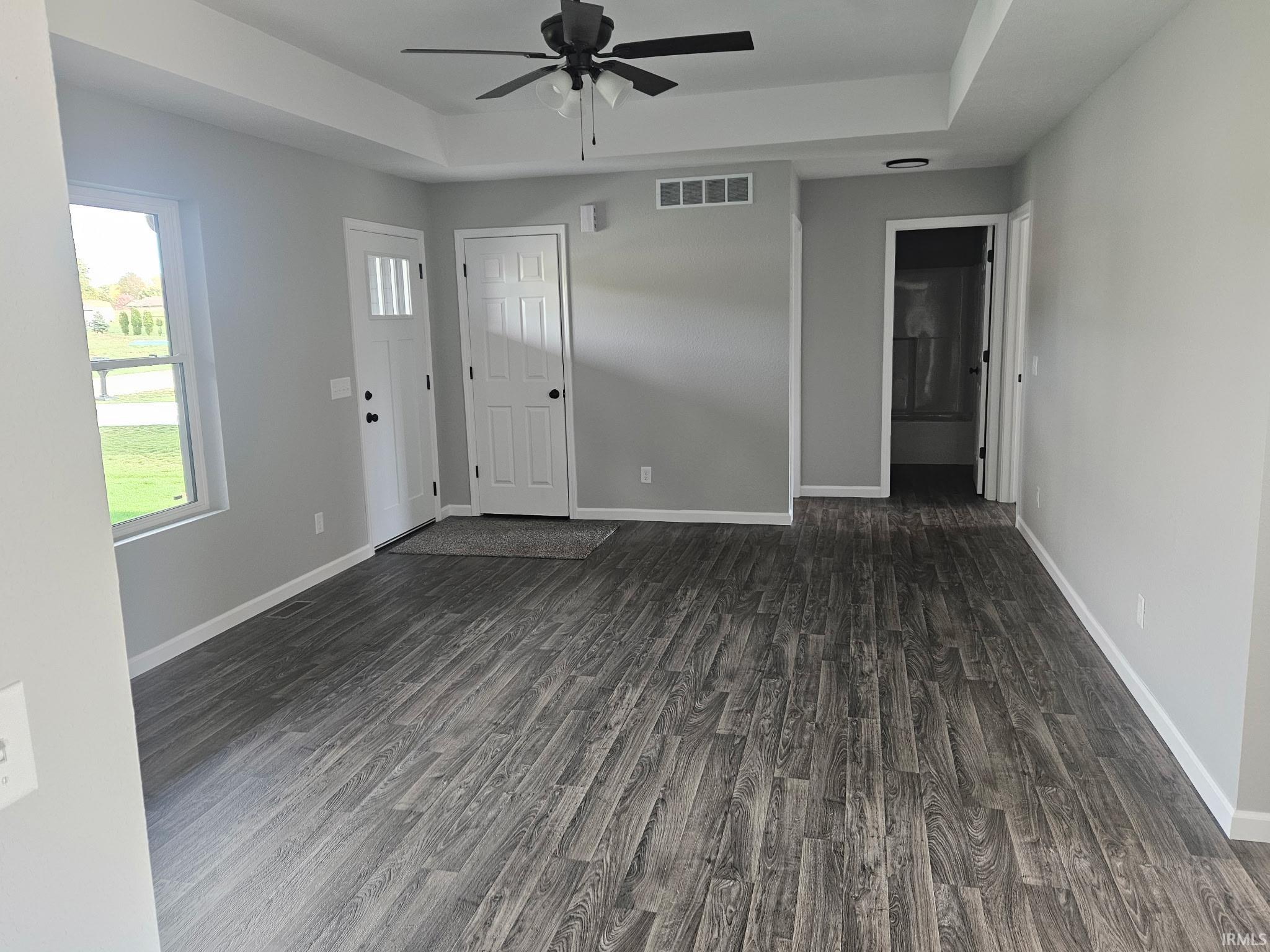 Photo 3 of 365 E Country Lane