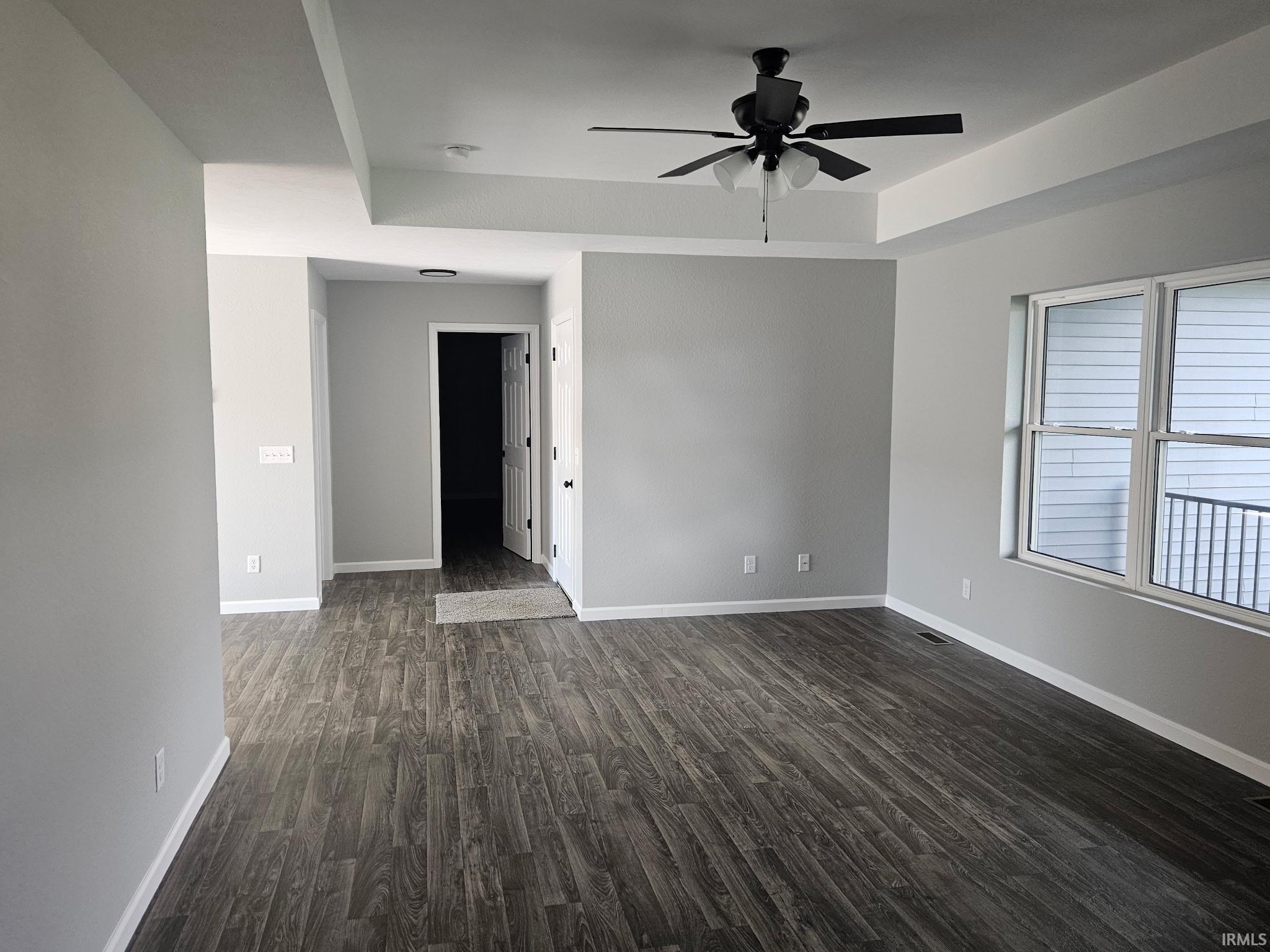 Photo 4 of 365 E Country Lane