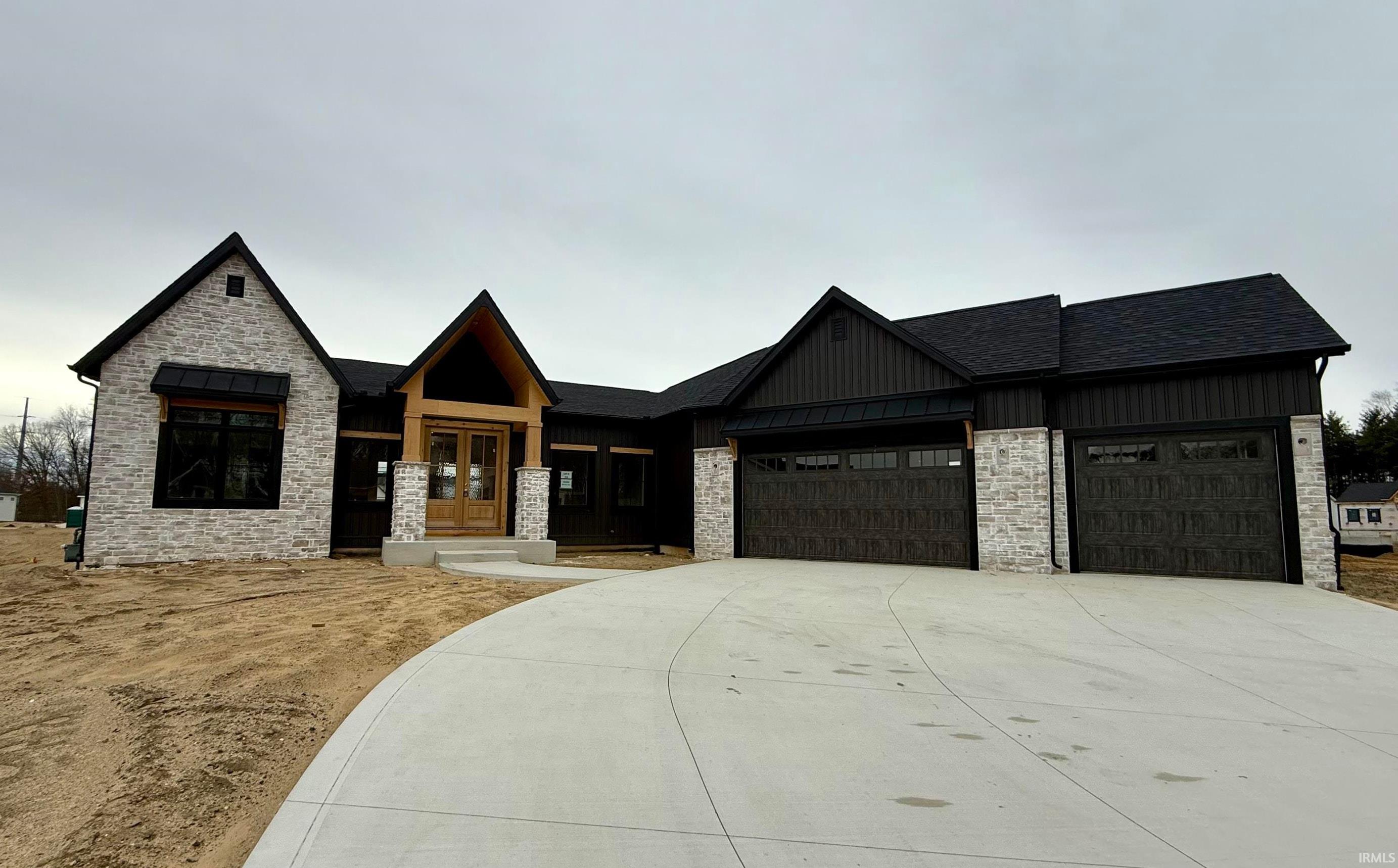 Homes for sale in Osceola, IN | 11152 Wharton Way #304, Osceola, IN 46561 | MLS# 202529448