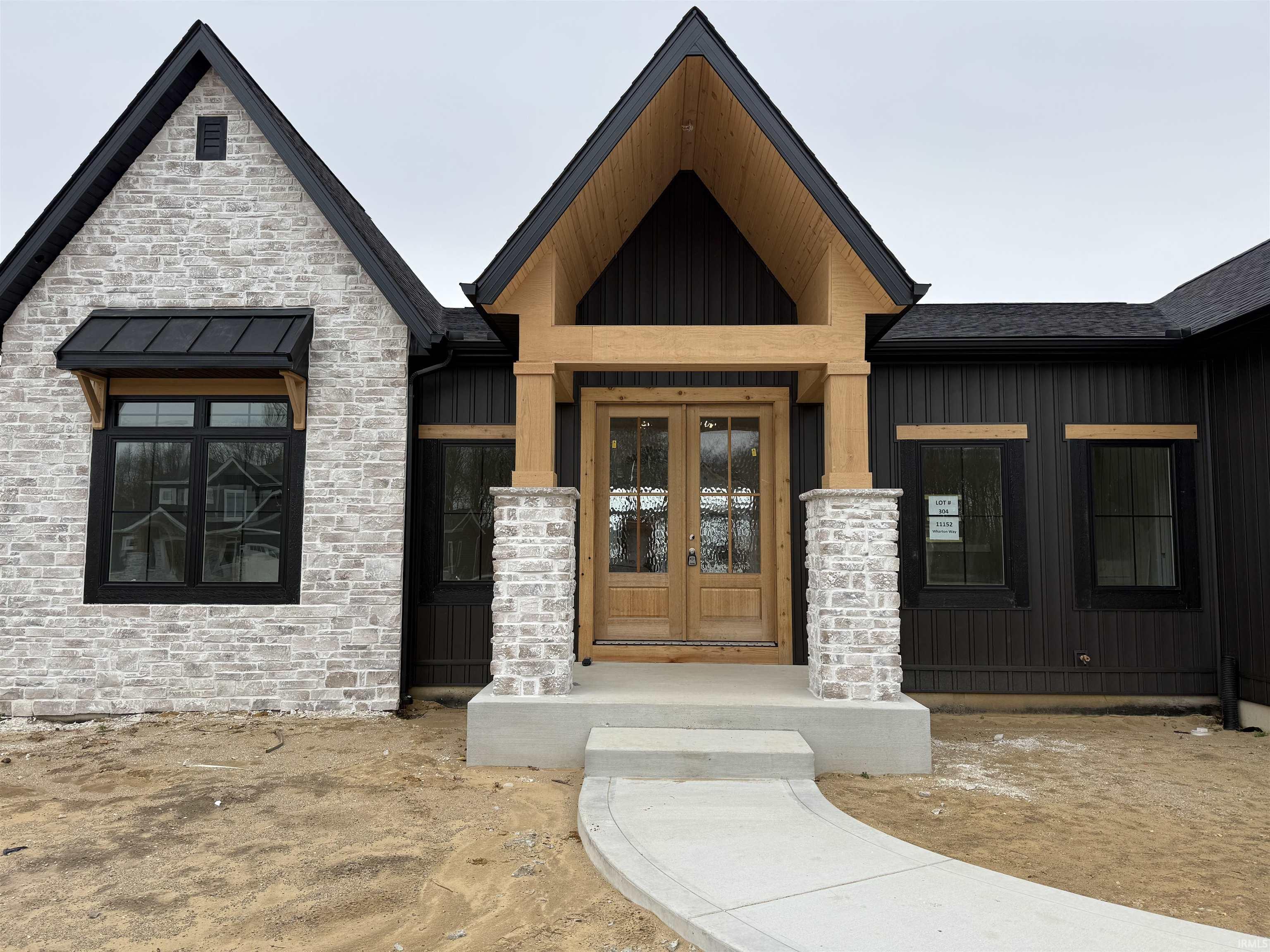 Homes for sale in Osceola, IN | 11152 Wharton Way #304, Osceola, IN 46561 | MLS# 202529448