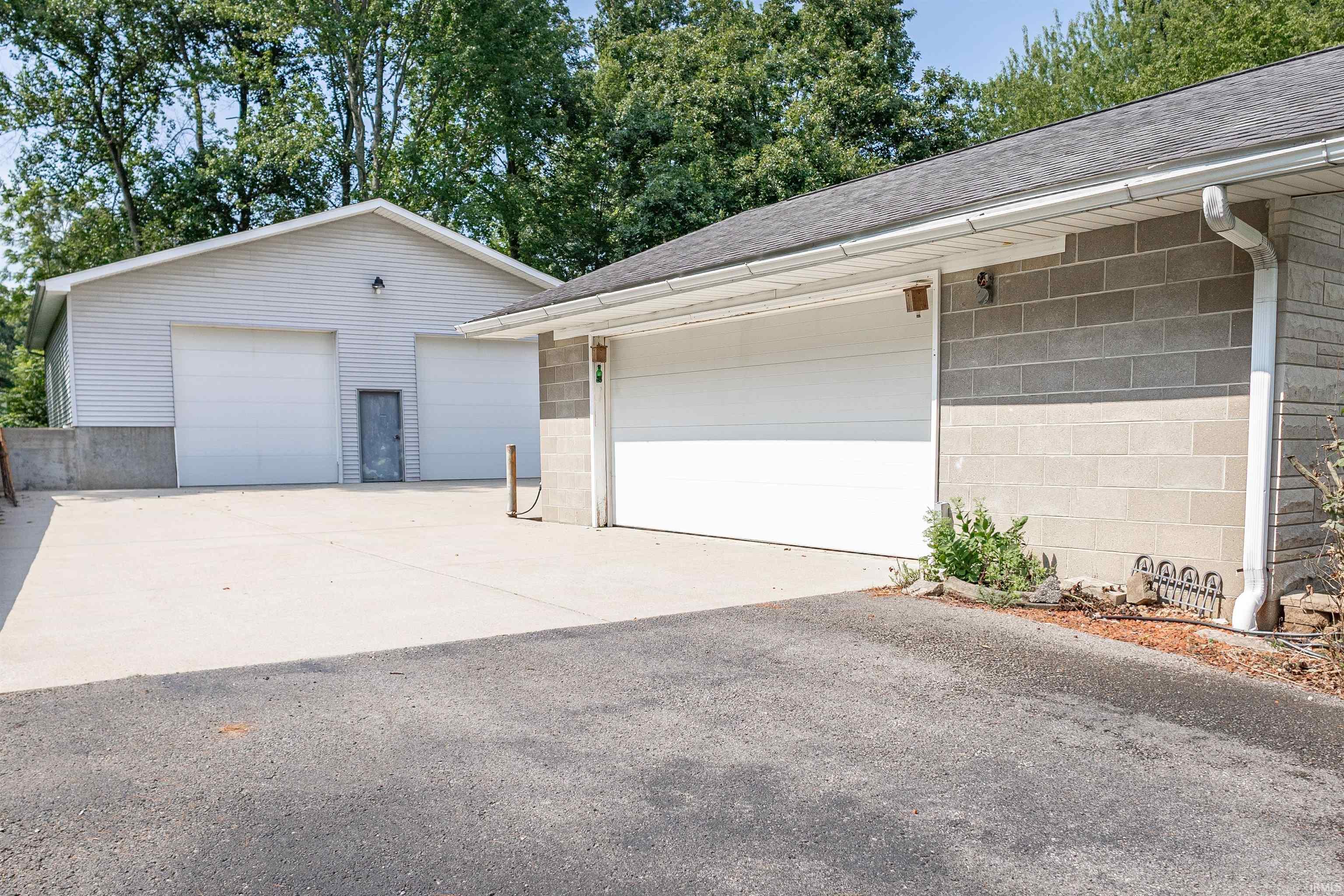 Photo 3 of Manufactured home for sale at 1372 Yockey Rd, Mitchell, IN 47446 | MLS# 202529889 | Listing updated on 2026-10-07