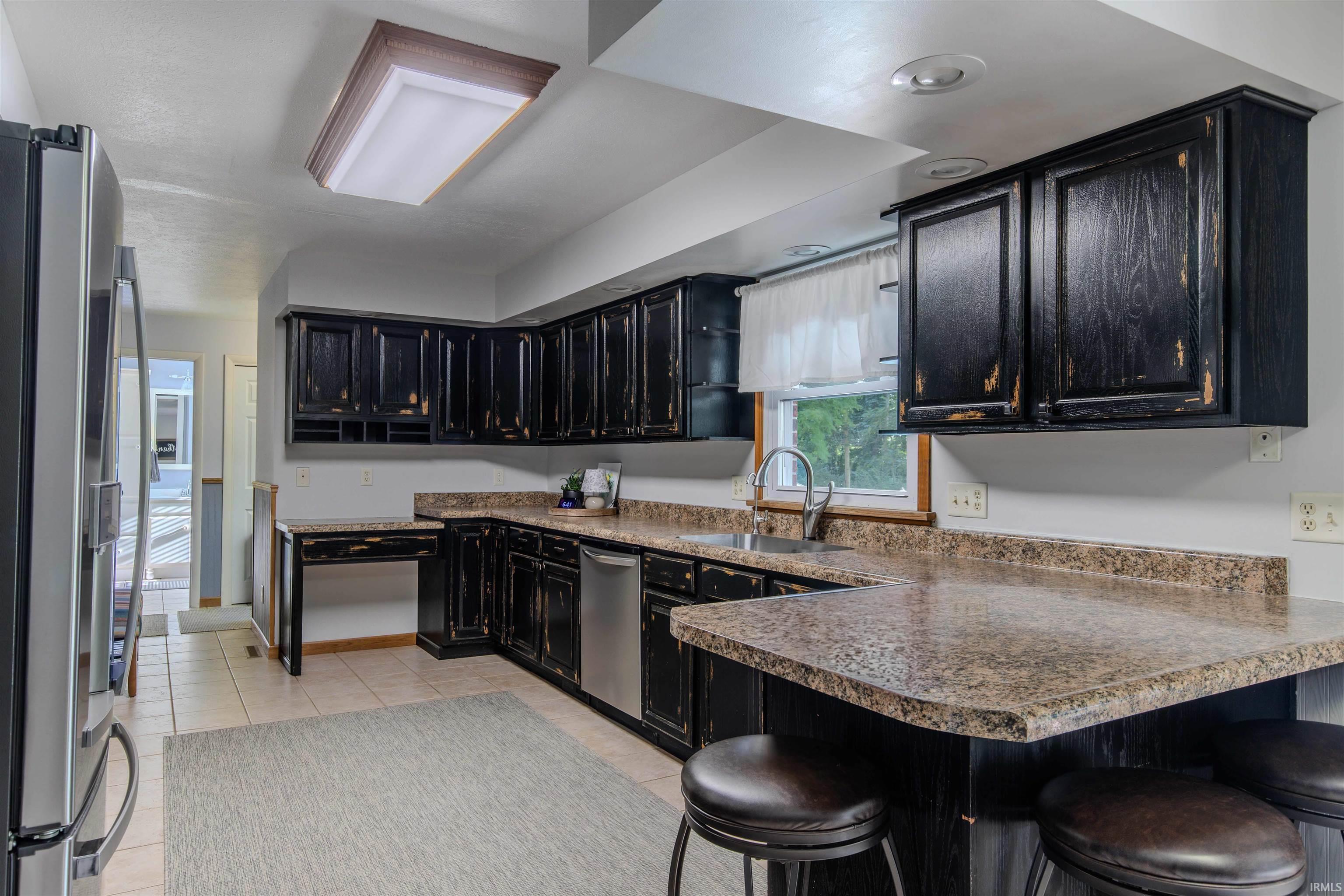 Main. Entertainer's Kitchen.