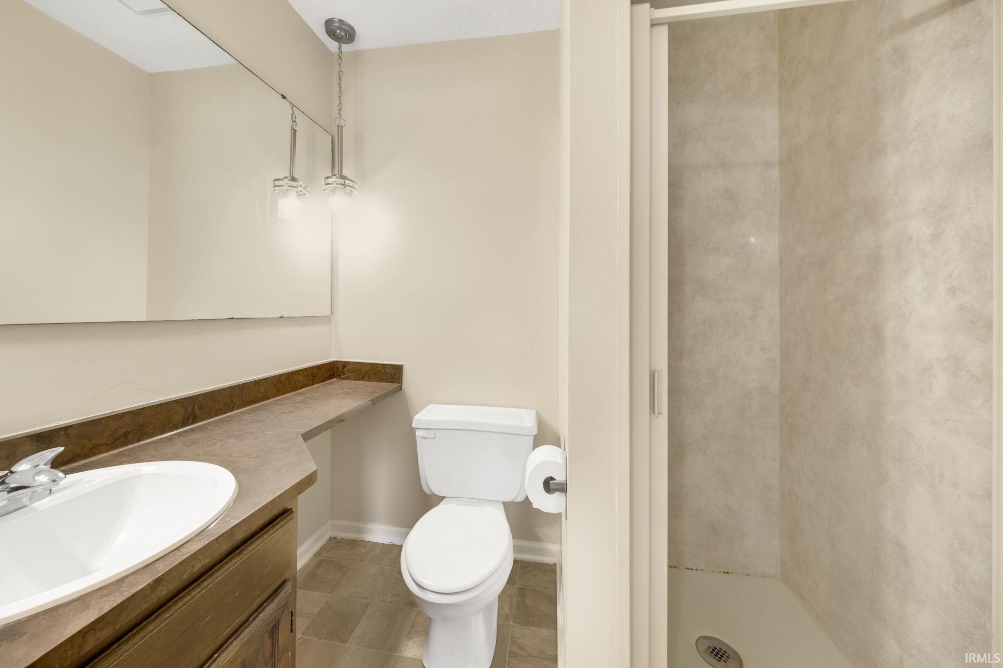 Photo 24 of 6427 Londonderry Lane