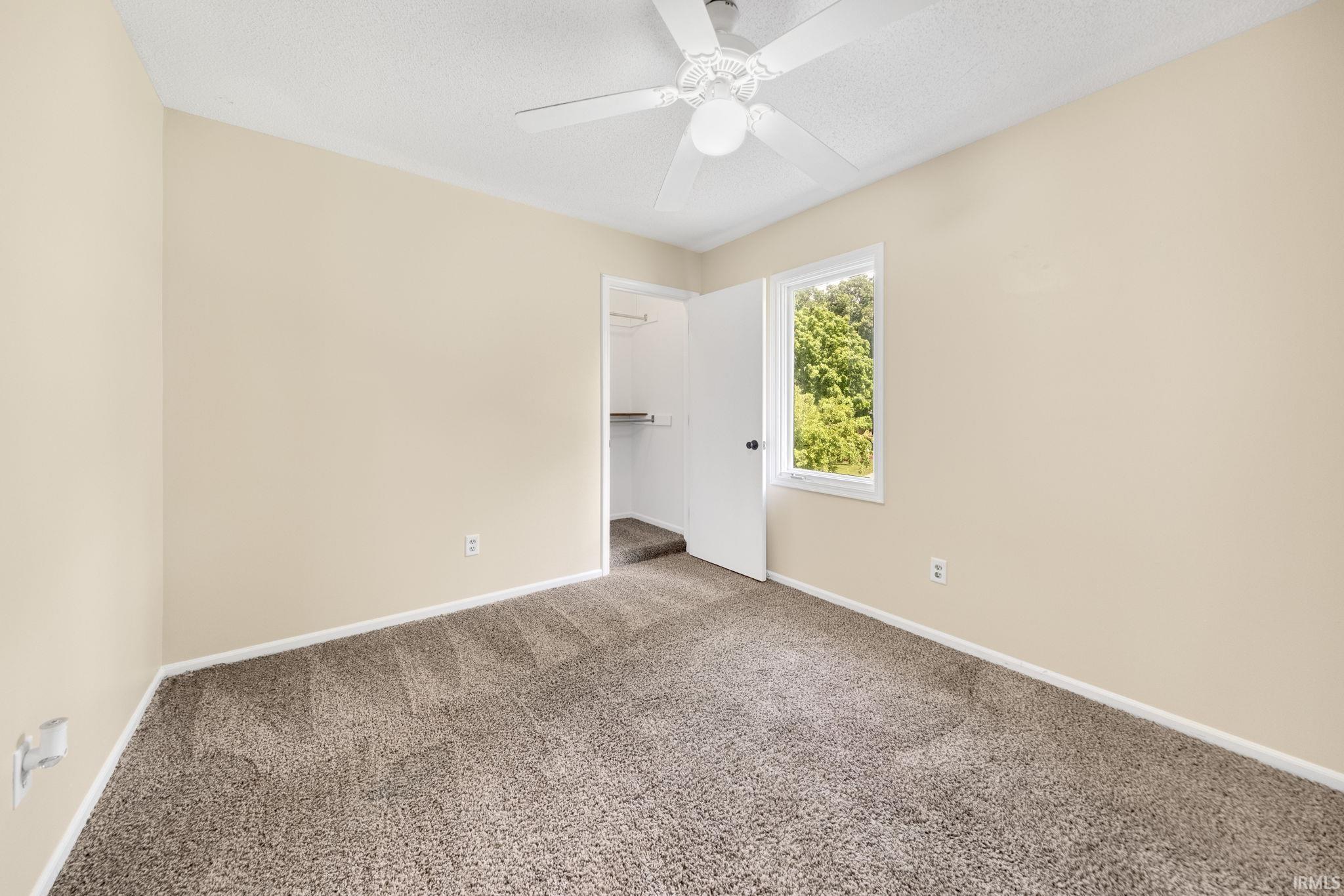 Photo 4 of 6427 Londonderry Lane