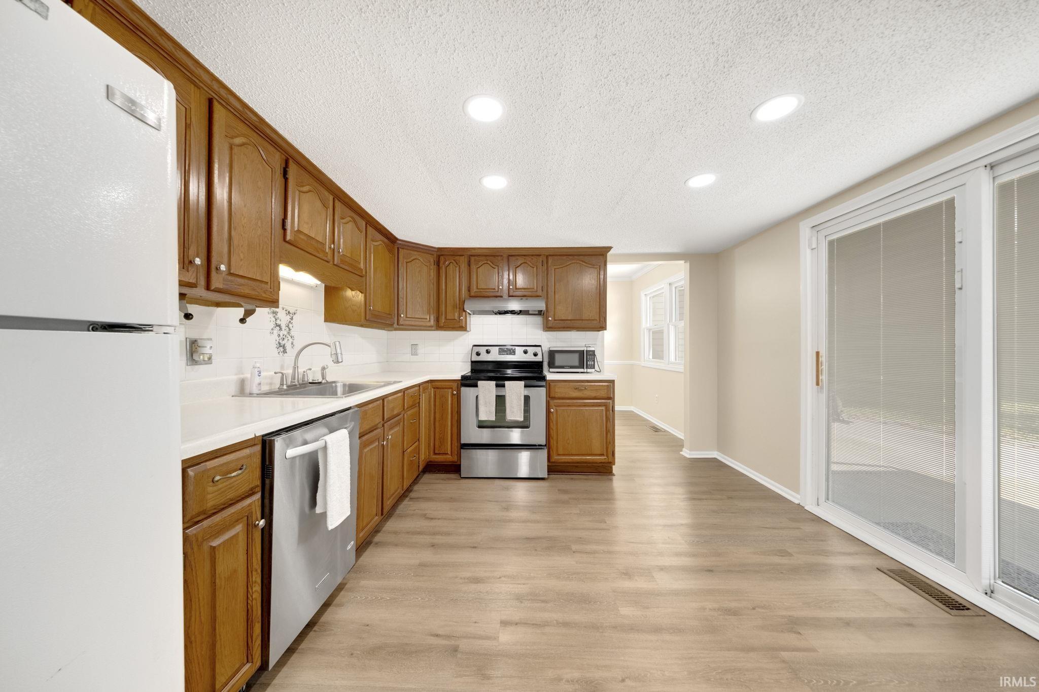 Photo 8 of 6427 Londonderry Lane