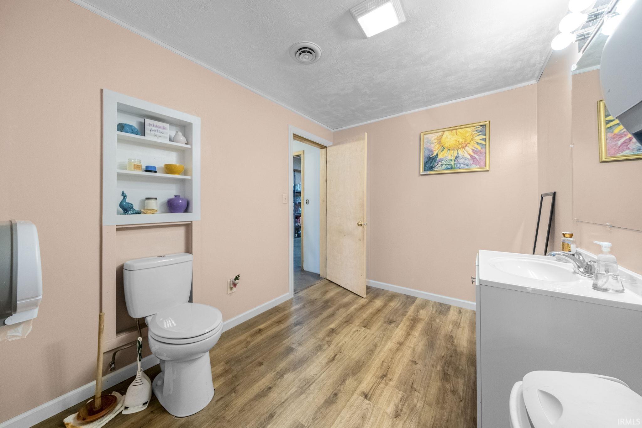 Photo 23 of 550 W Old Trail Road