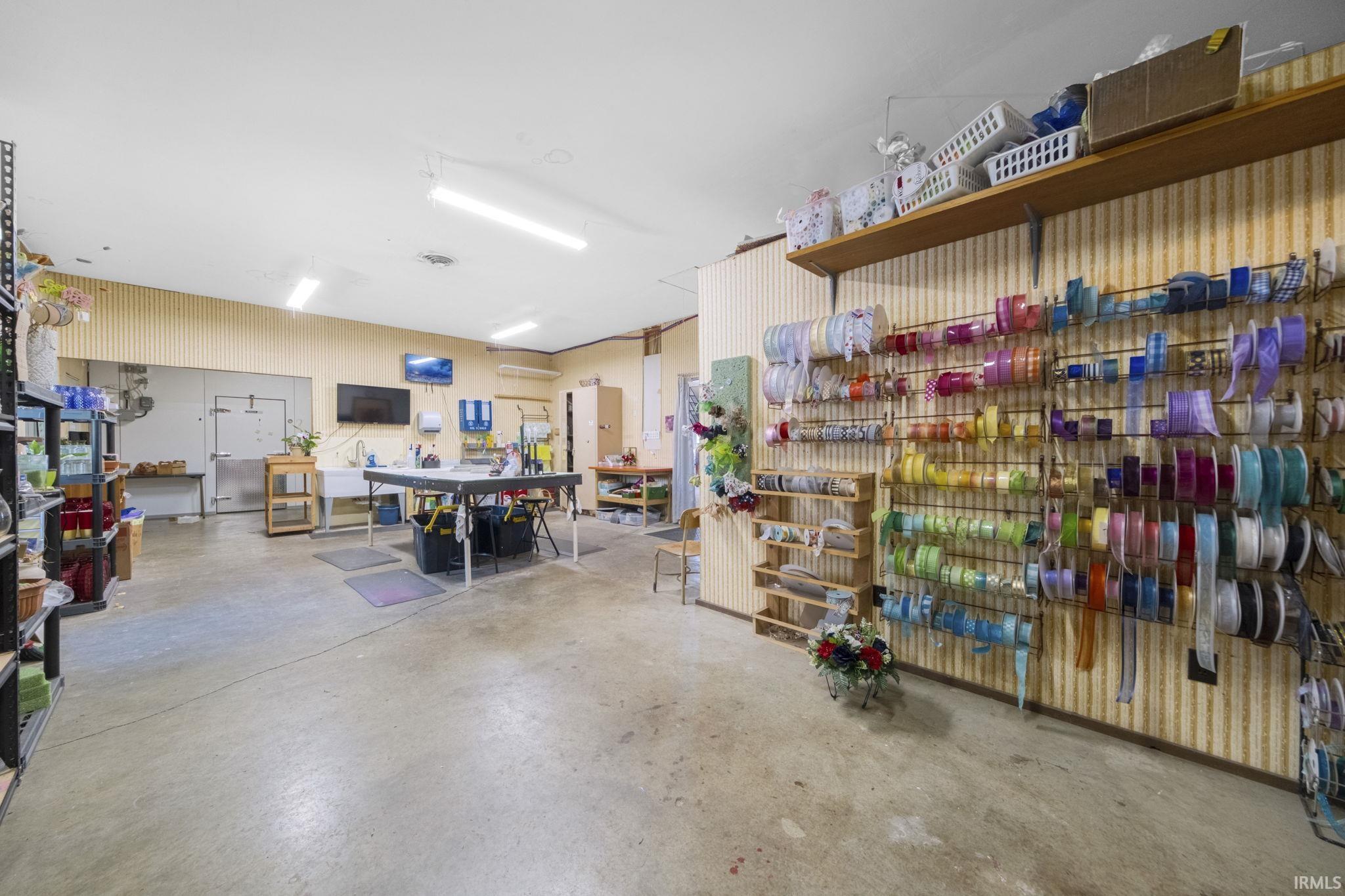 Photo 26 of 550 W Old Trail Road