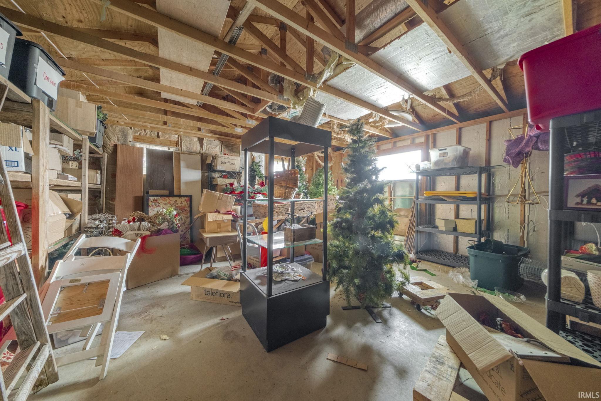 Photo 33 of 550 W Old Trail Road