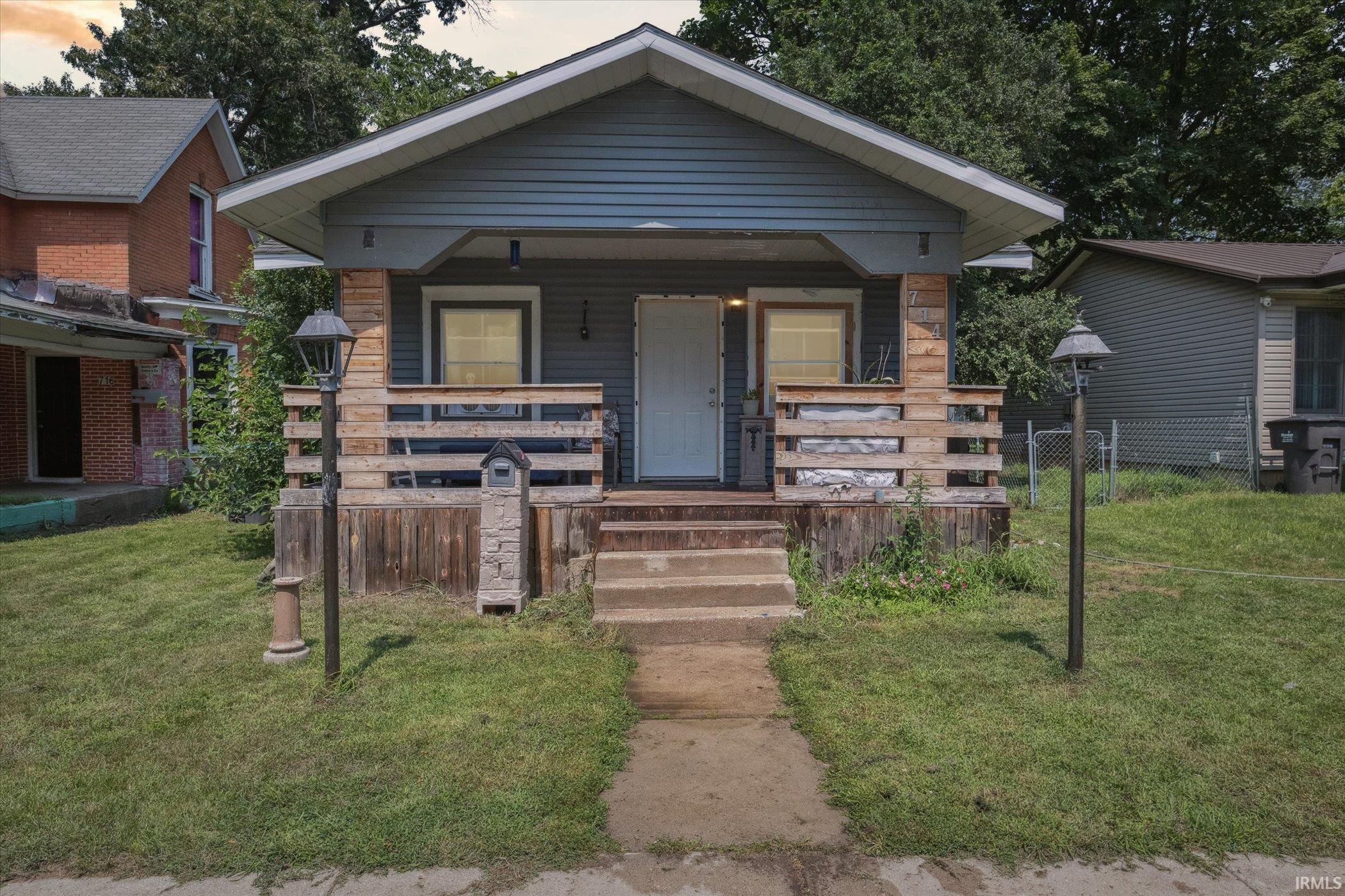 Photo 0 of 714 W blaine Avenue