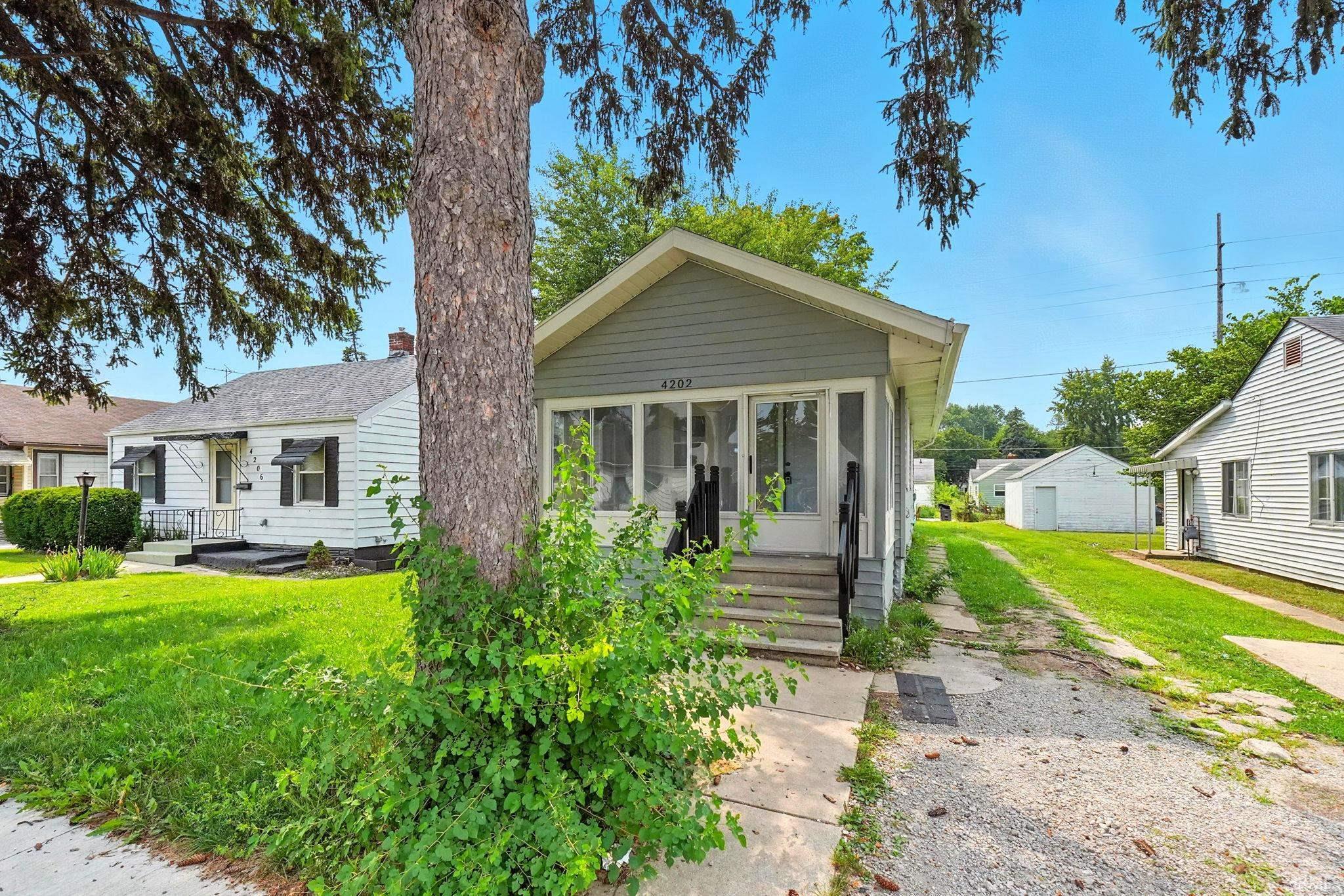 Photo 2 of 4202 Hanna Street