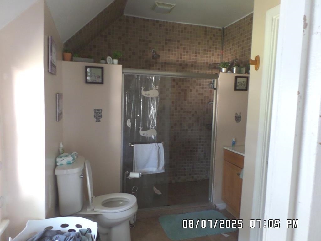 Photo 11 of 421 W Garfield Avenue