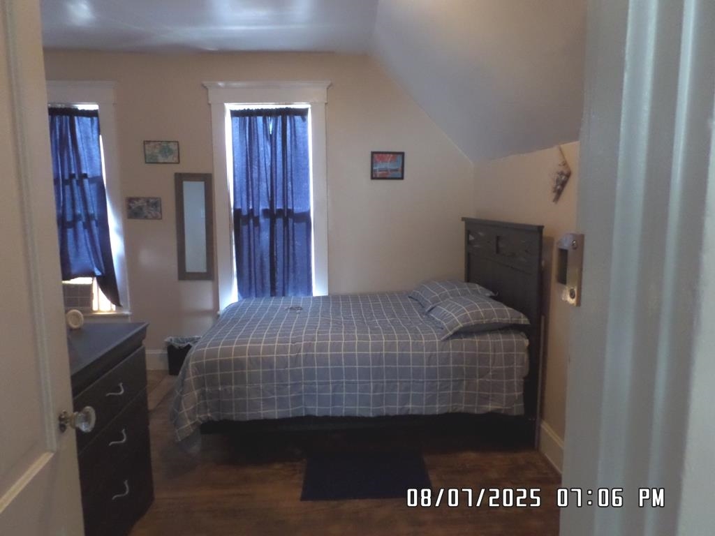 Photo 13 of 421 W Garfield Avenue