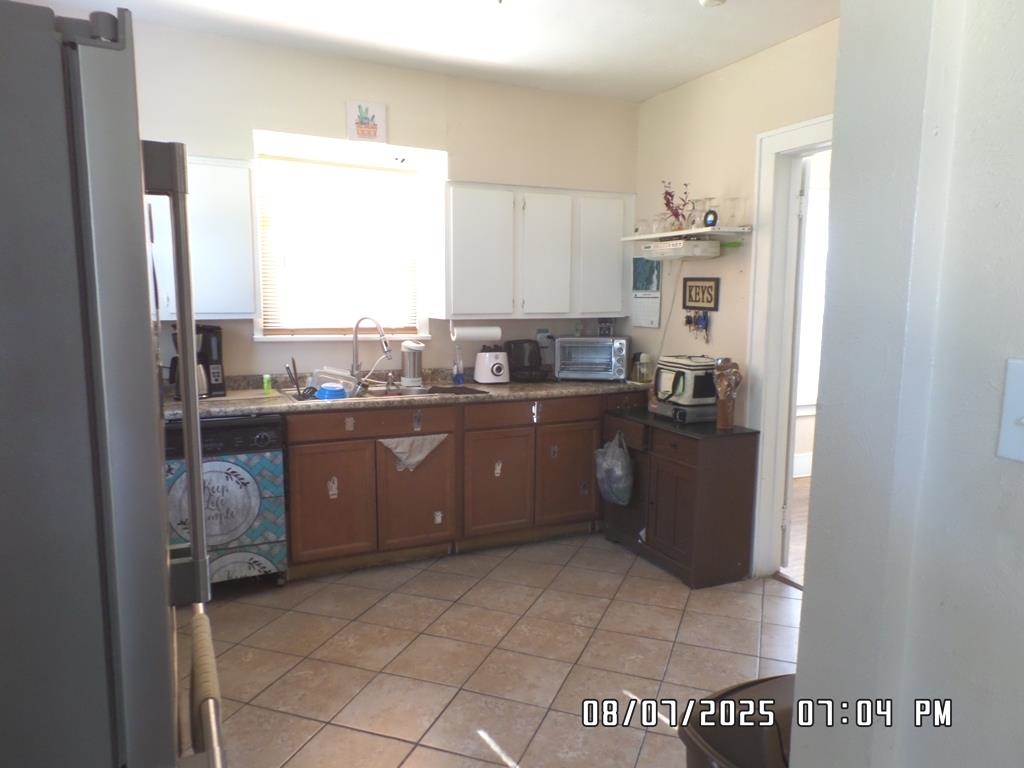 Photo 7 of 421 W Garfield Avenue