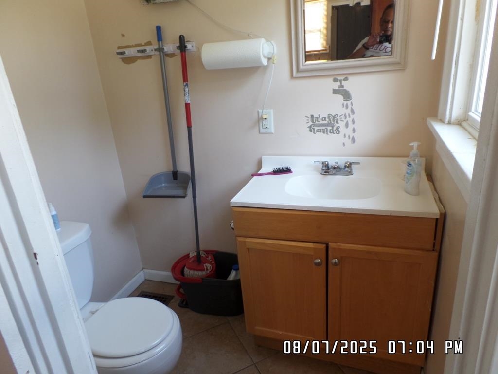 Photo 8 of 421 W Garfield Avenue