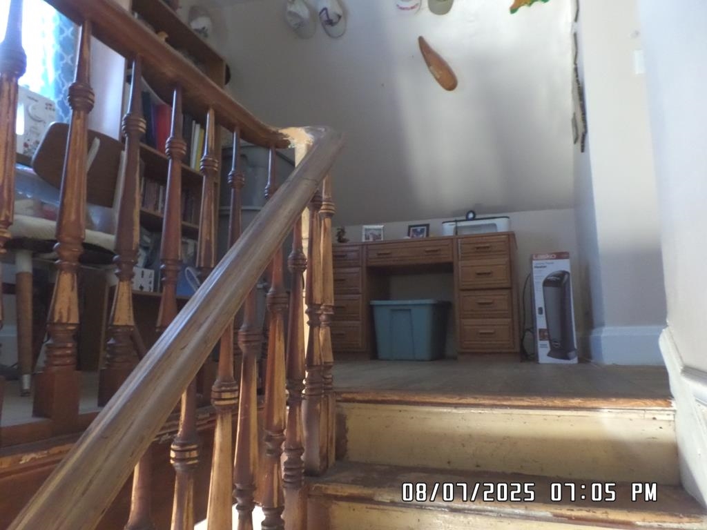 Photo 9 of 421 W Garfield Avenue