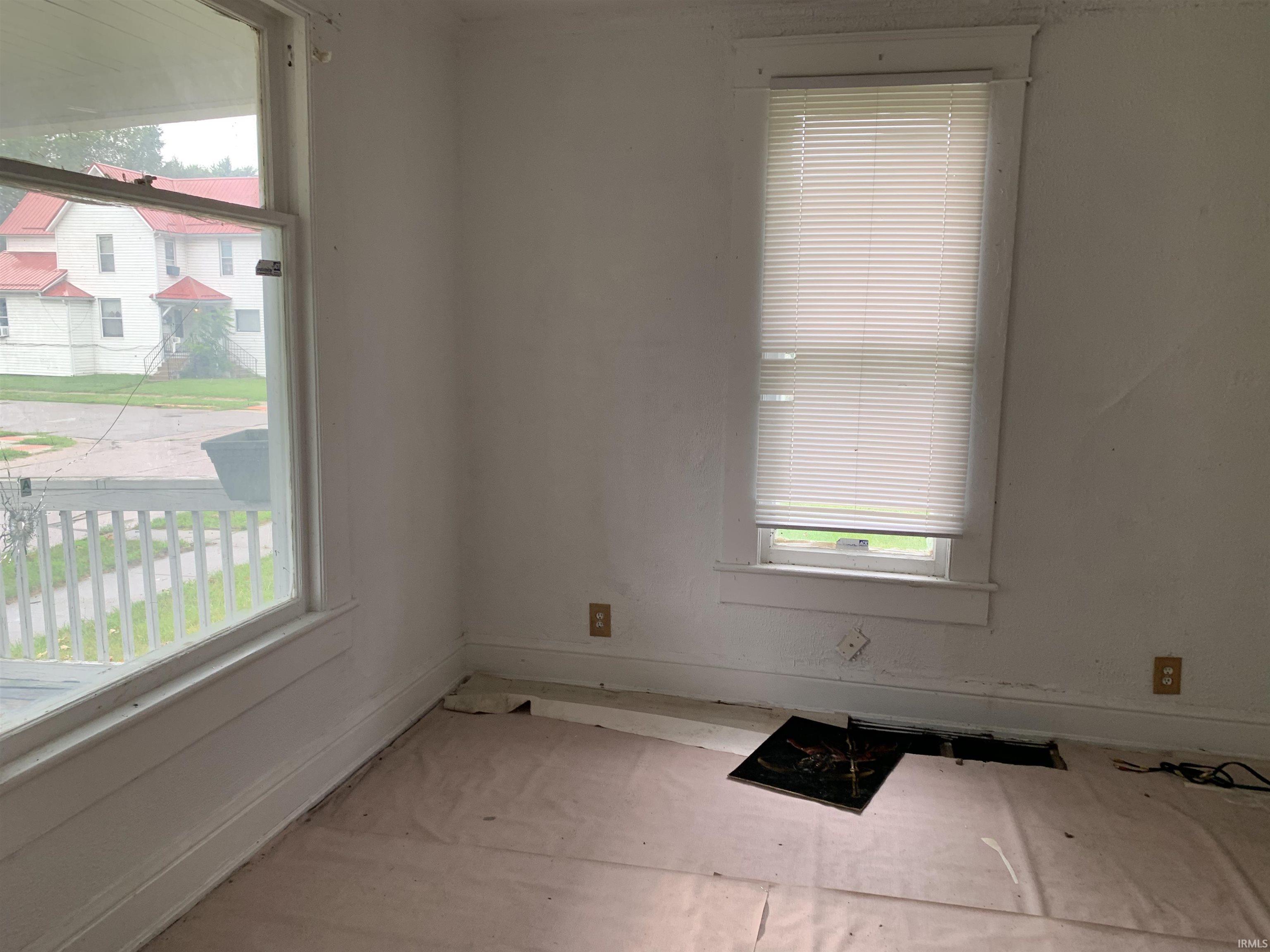 Photo 3 of 154 N 6th Street