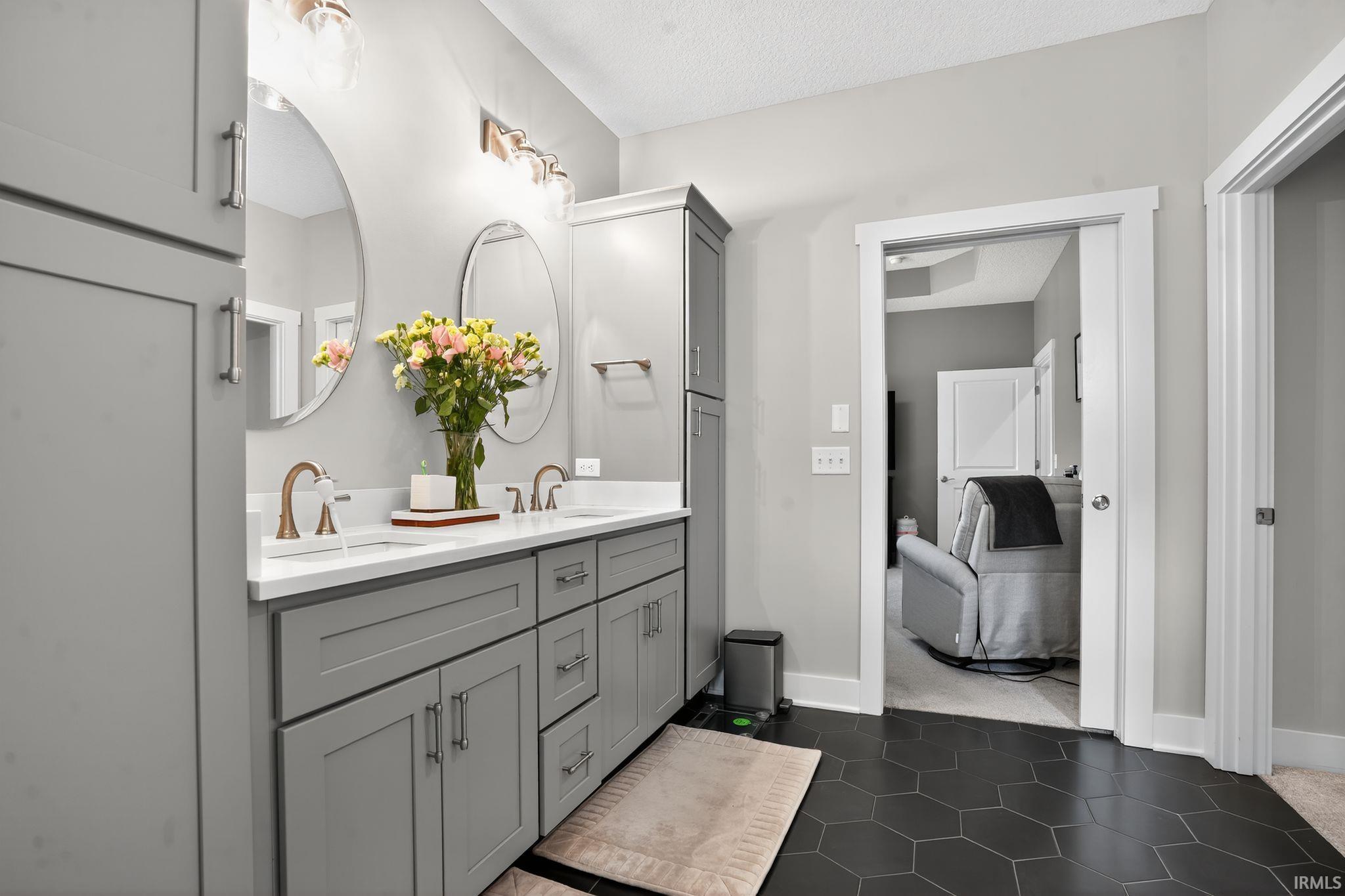 Photo 17 of 15189 Cranwood Court