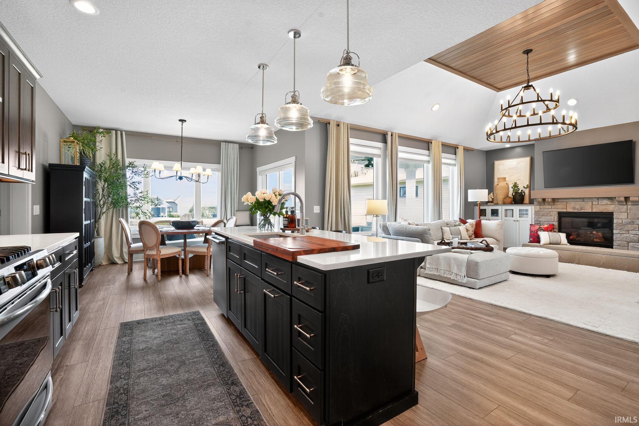 Photo 3 of 15189 Cranwood Court