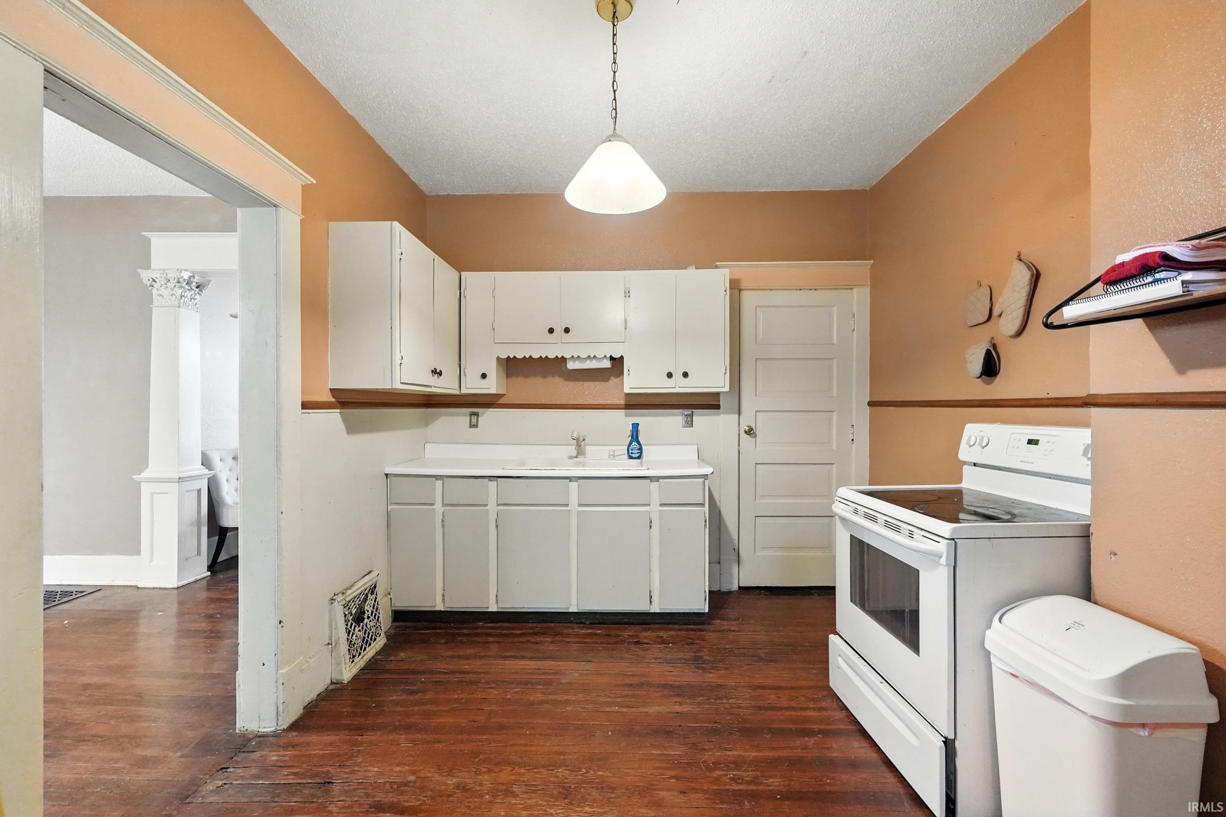 Photo 12 of 1814 College Street