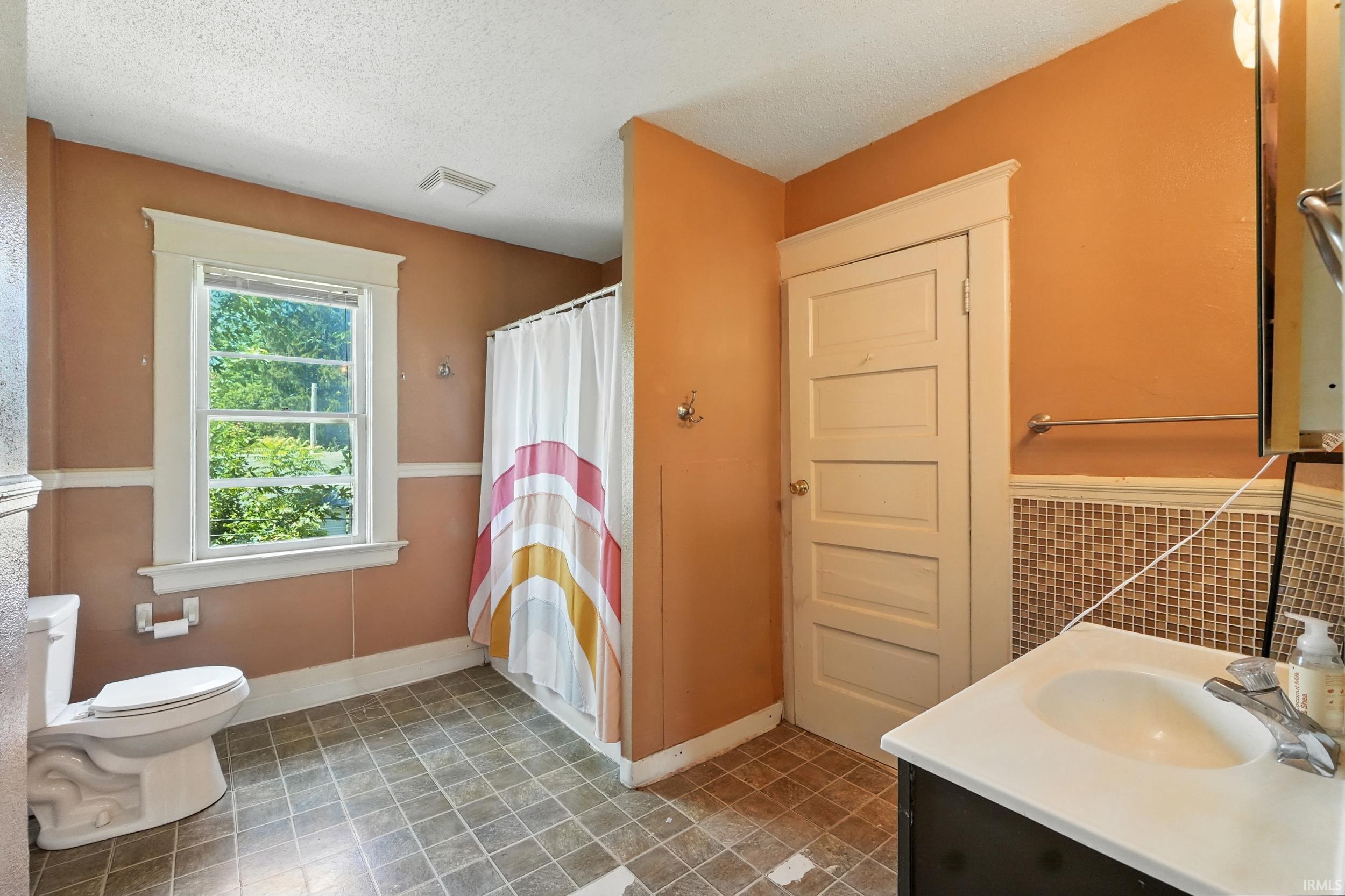 Photo 14 of 1814 College Street