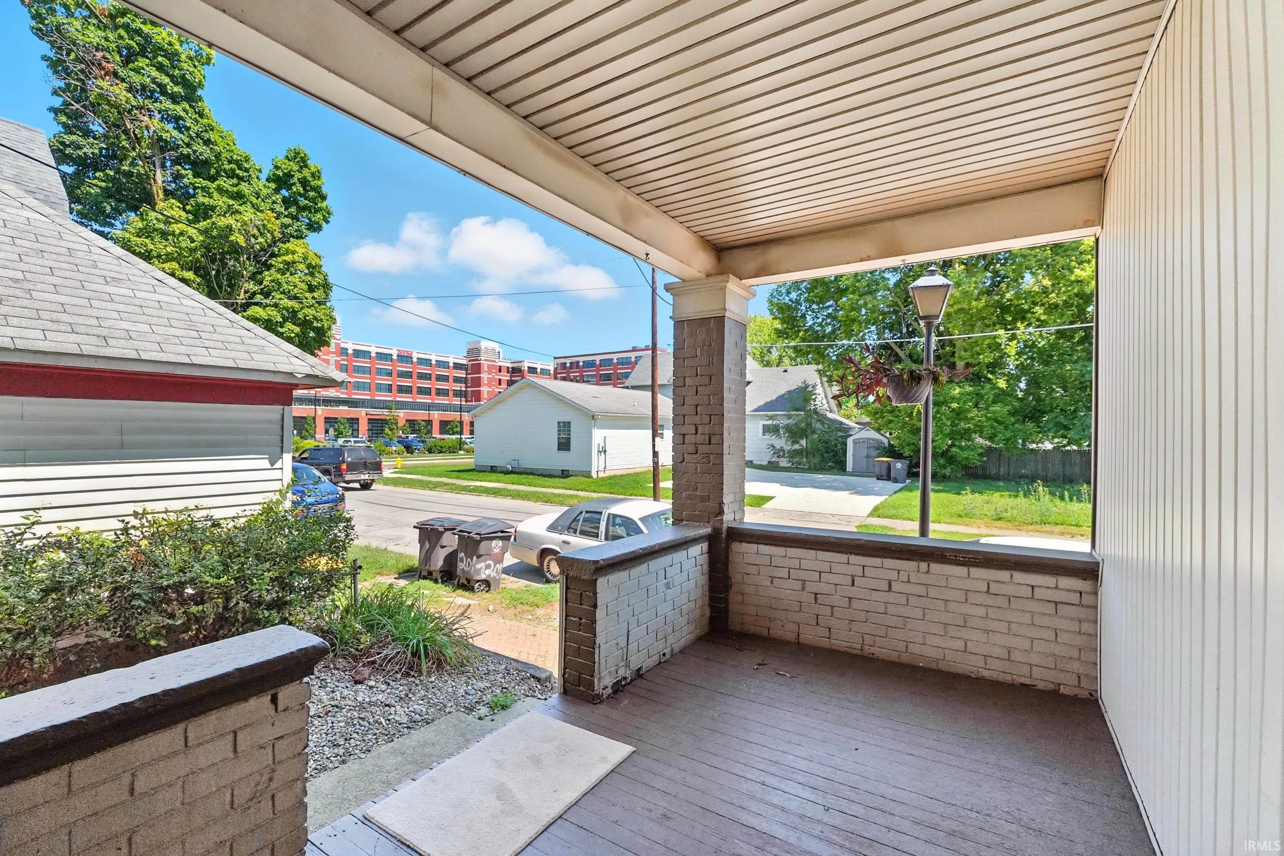 Photo 5 of 1814 College Street