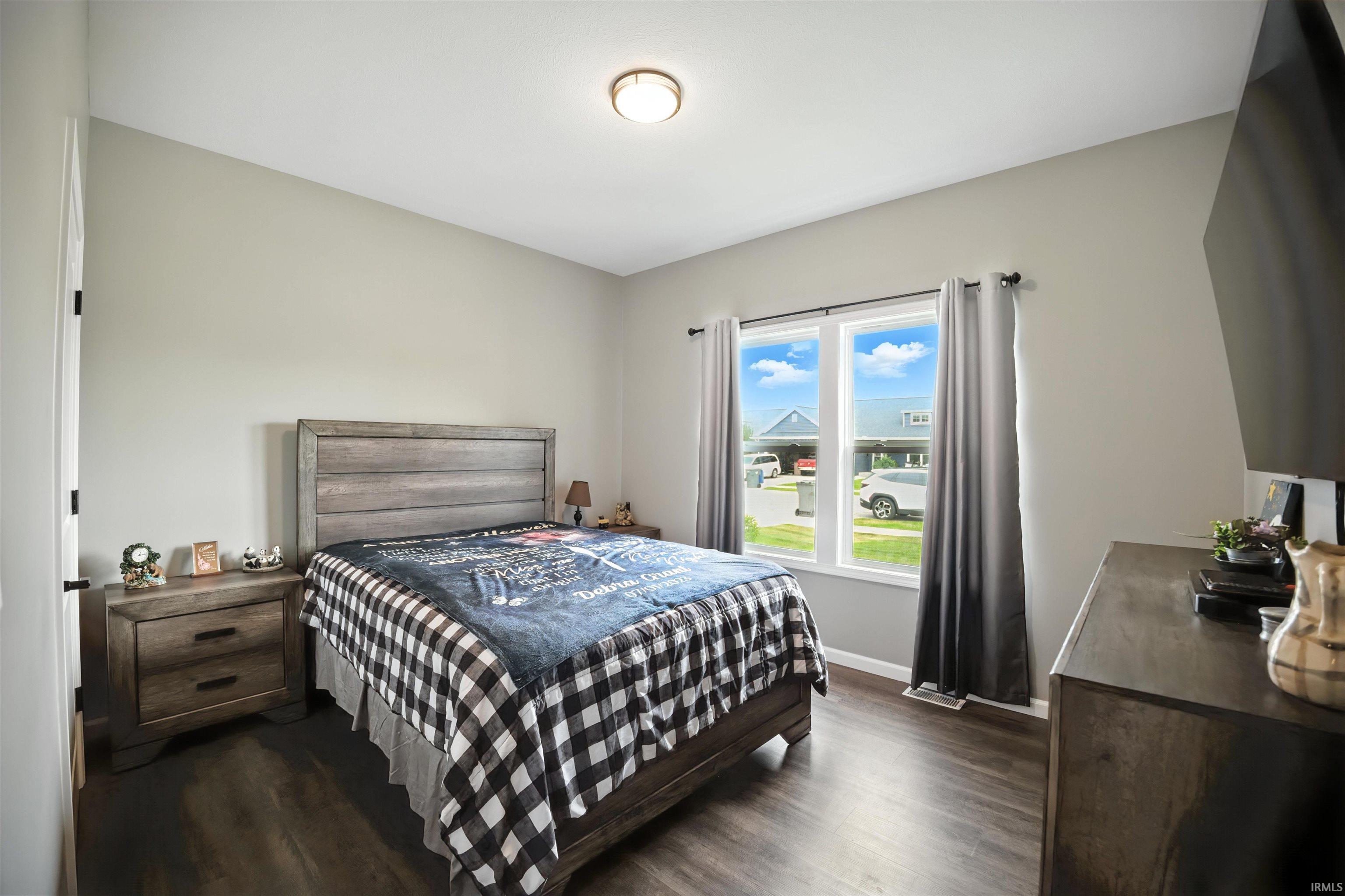 Photo 4 of 1946 Newbury Circle