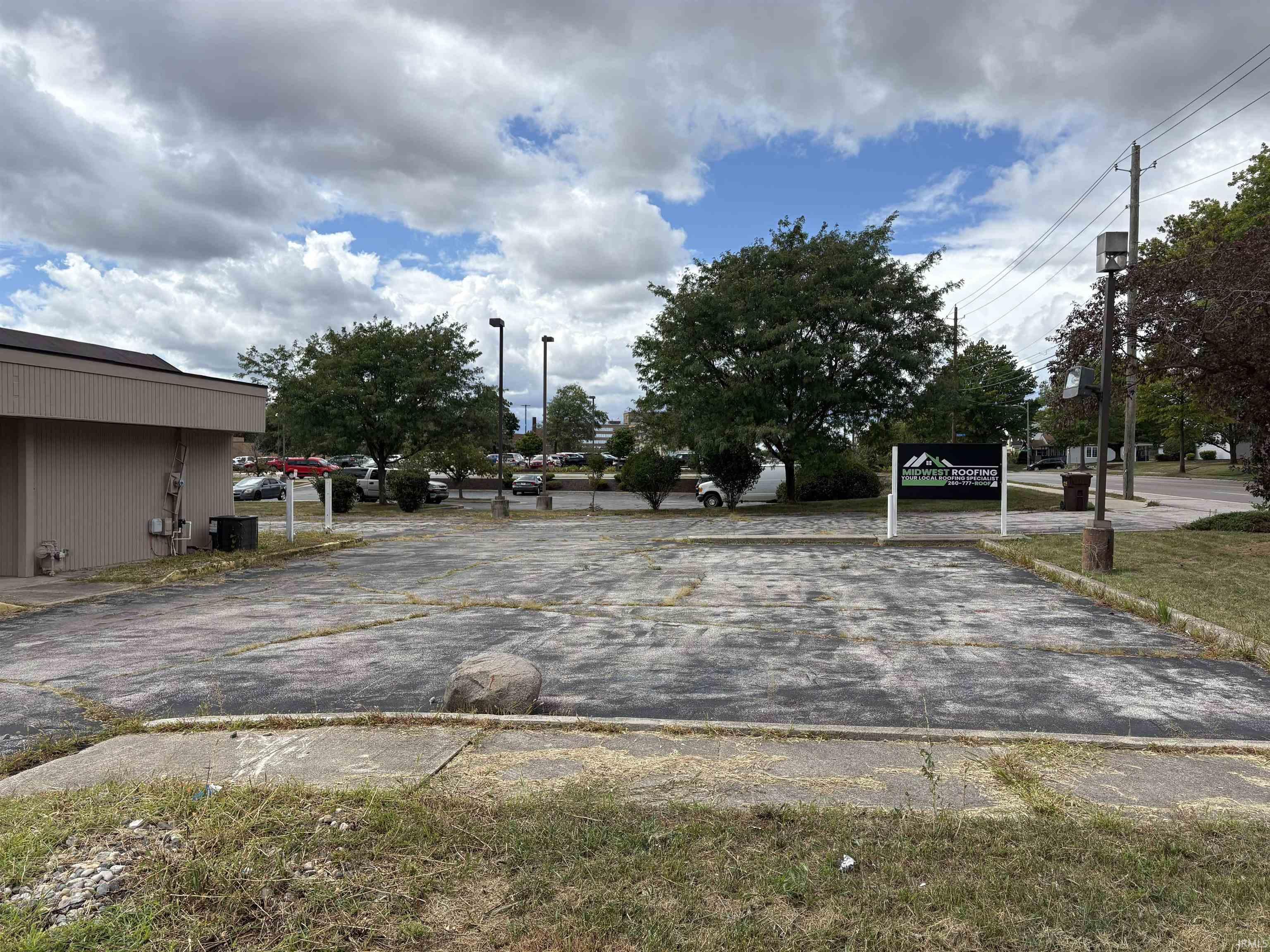Photo 2 of 2710 E State Boulevard