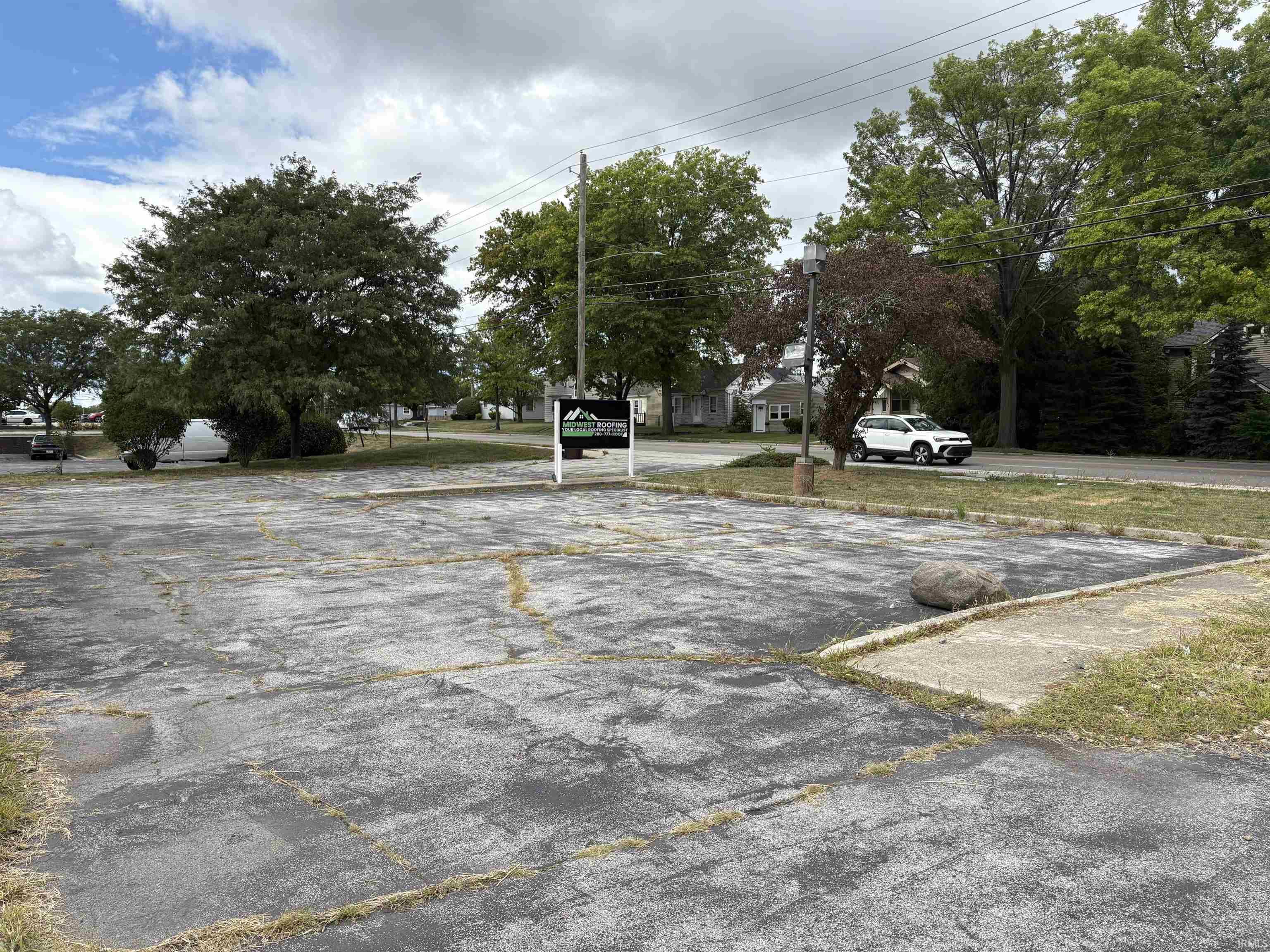 Photo 3 of 2710 E State Boulevard