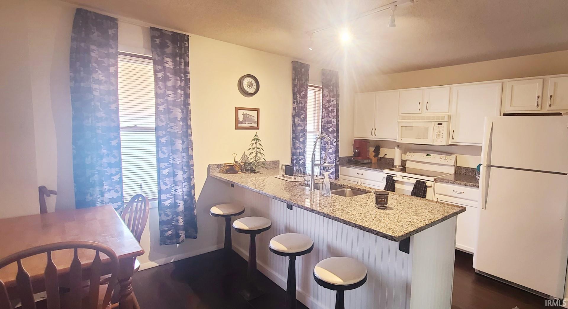 Photo 7 of 111 E Rush Street