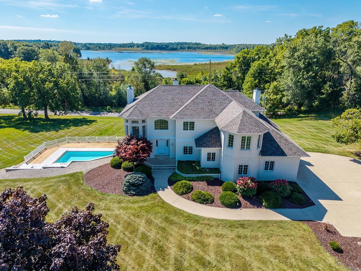 Photo 1 of 1000 N 330 W