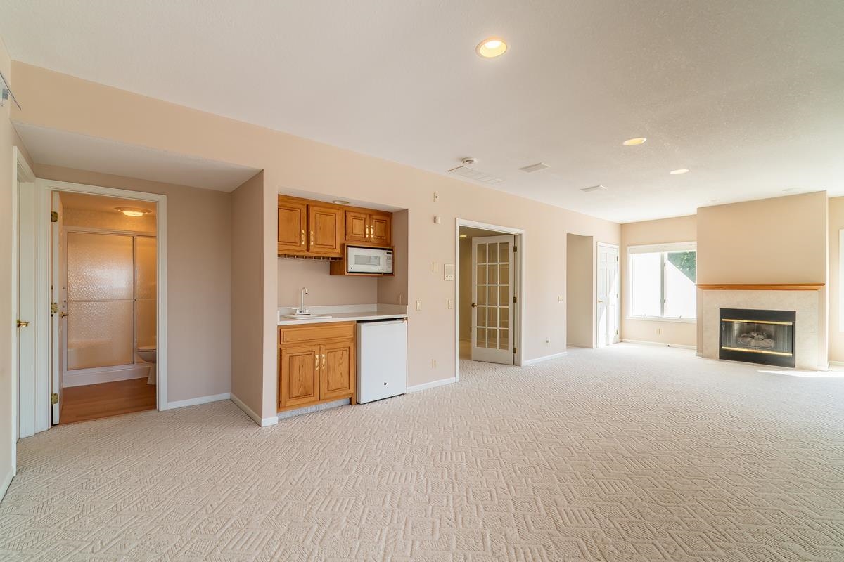 Photo 11 of 1000 N 330 W