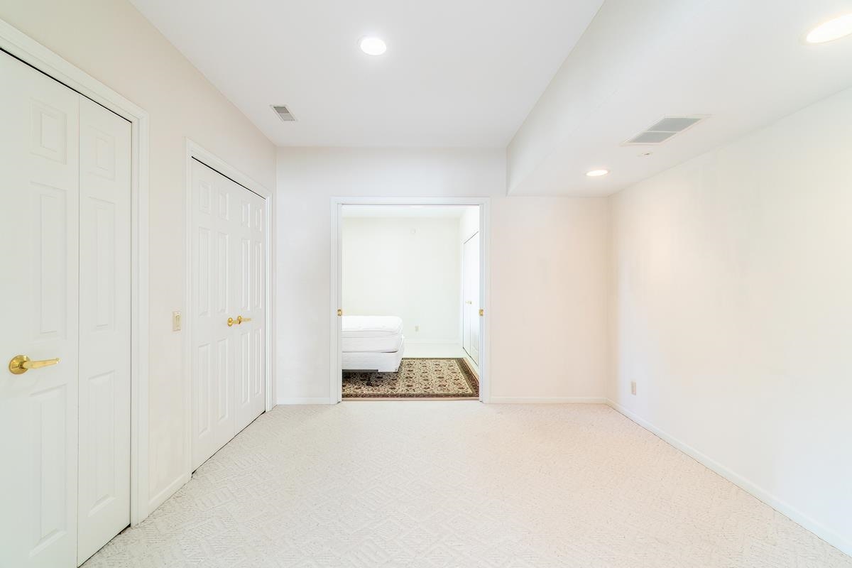 Photo 16 of 1000 N 330 W