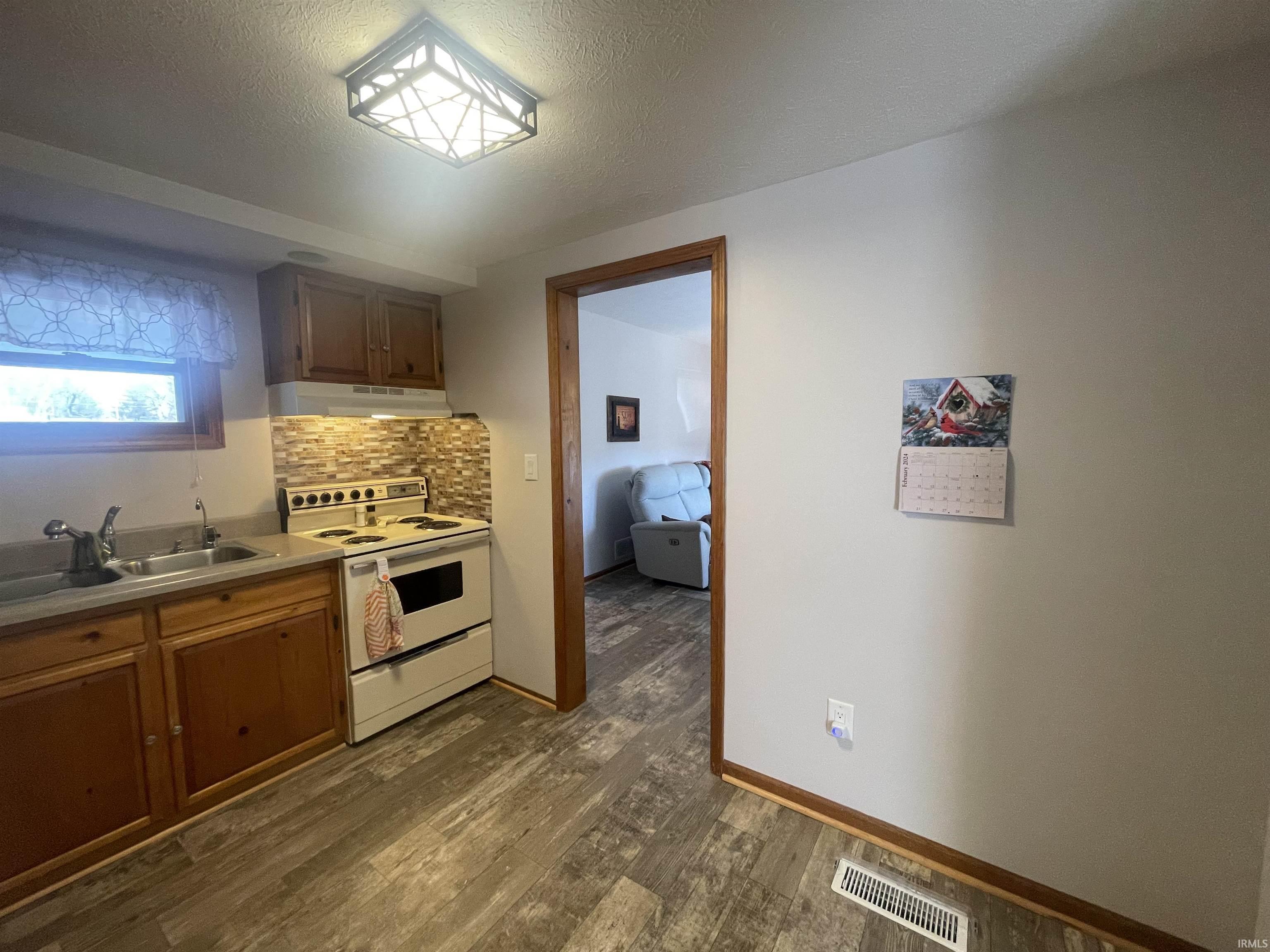 Photo 10 of 1506 E Jefferson Street