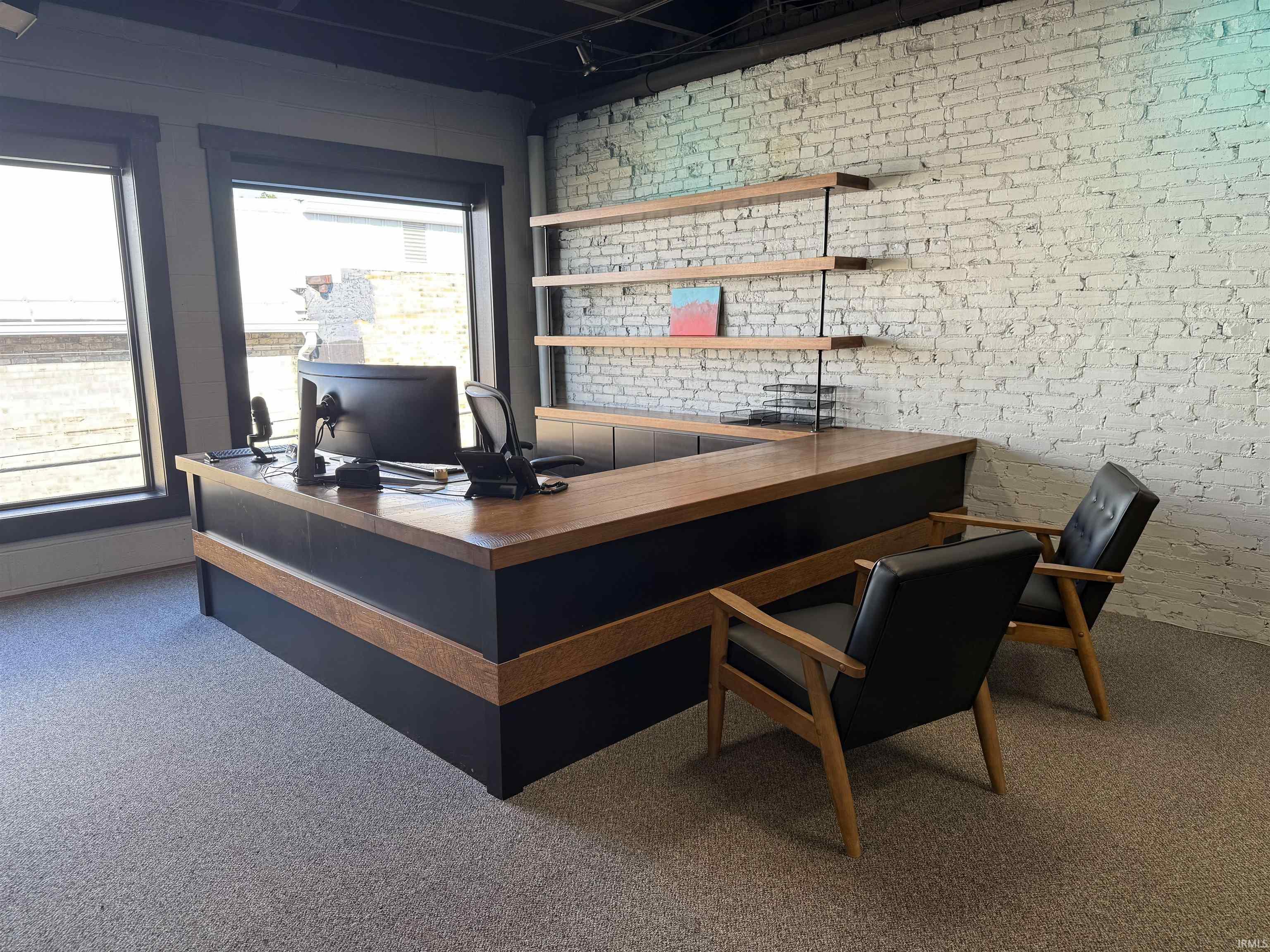 Photo 4 of 105 S Elkhart Street