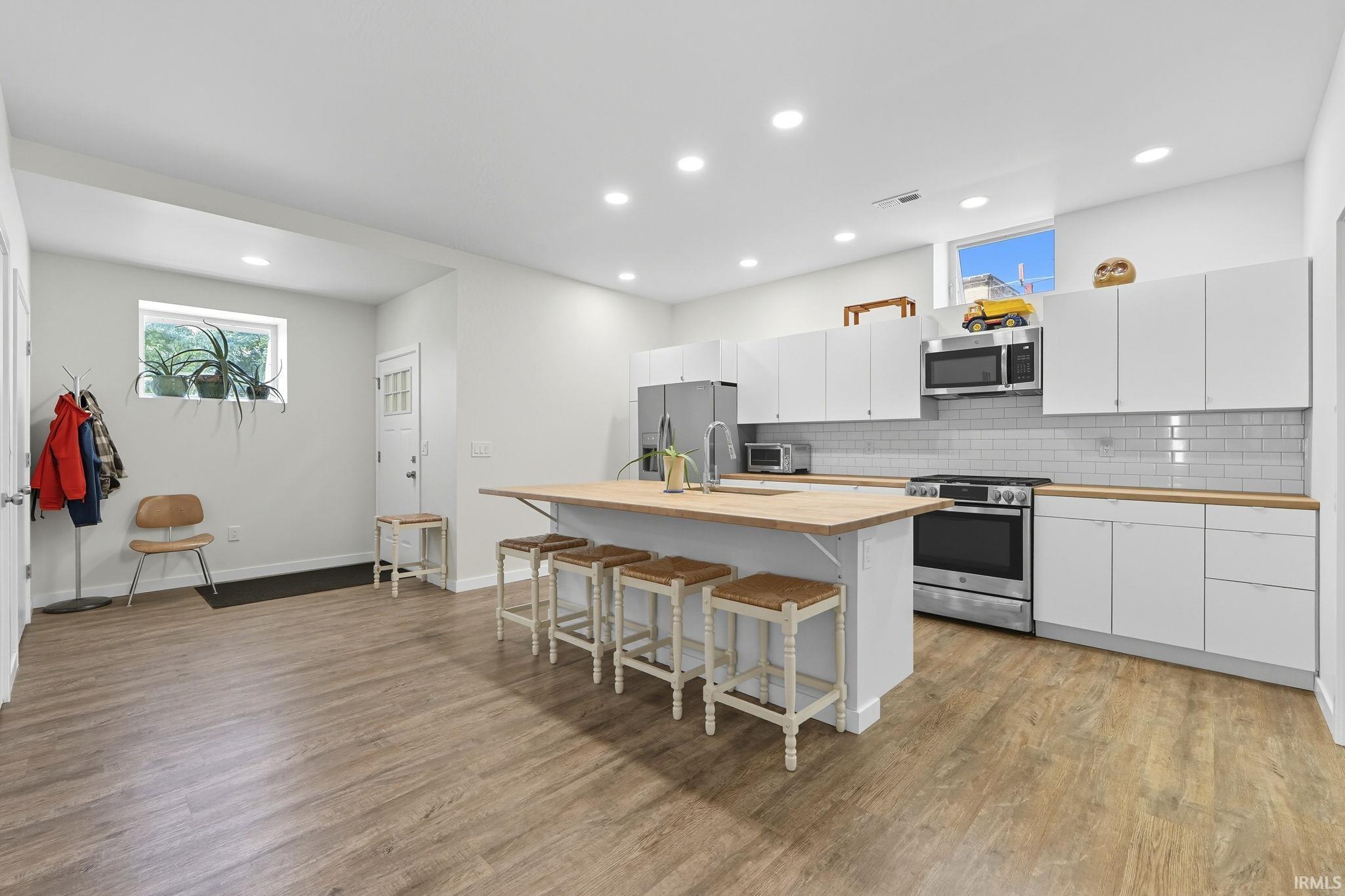 Photo 21 of 111 W Hazel Street