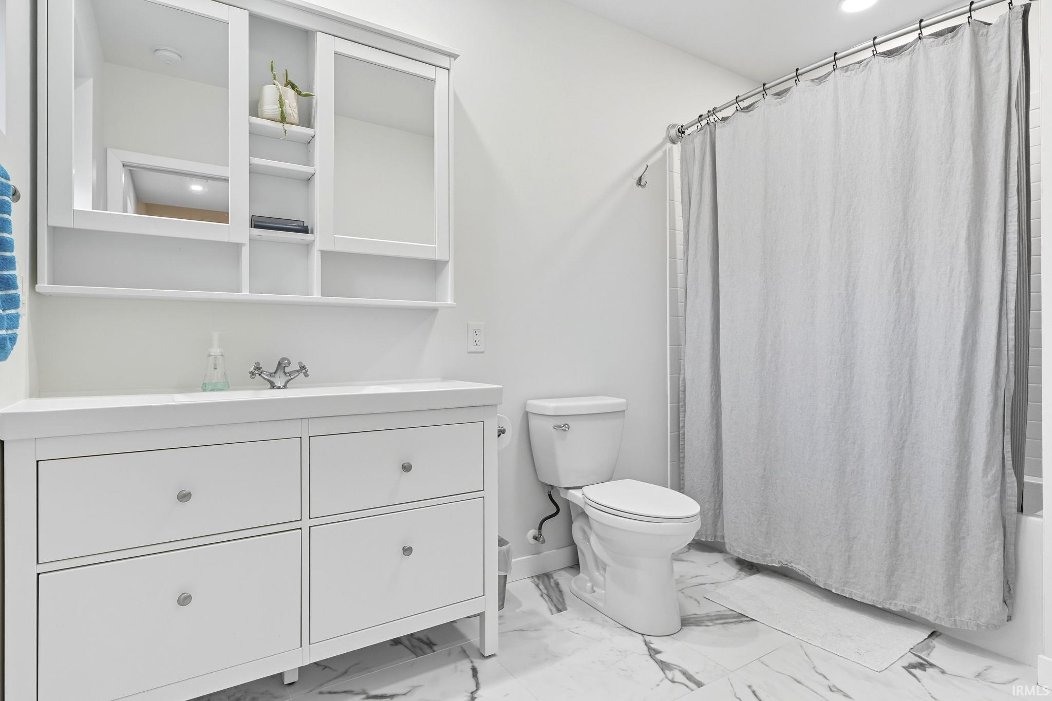 Photo 26 of 111 W Hazel Street